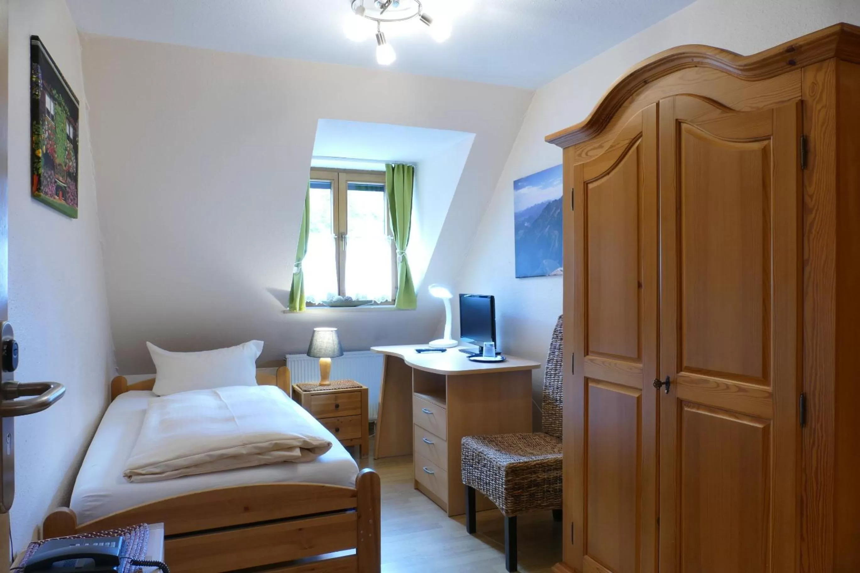 Photo of the whole room, Bed in Altstadthotel "Zum Hechten"