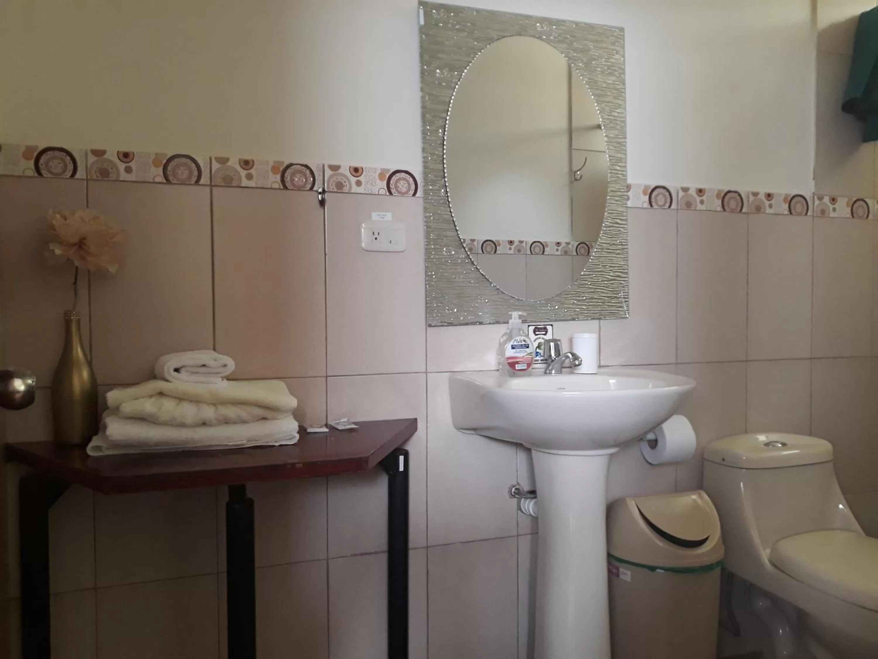 Bathroom in El Cardenal Hotel