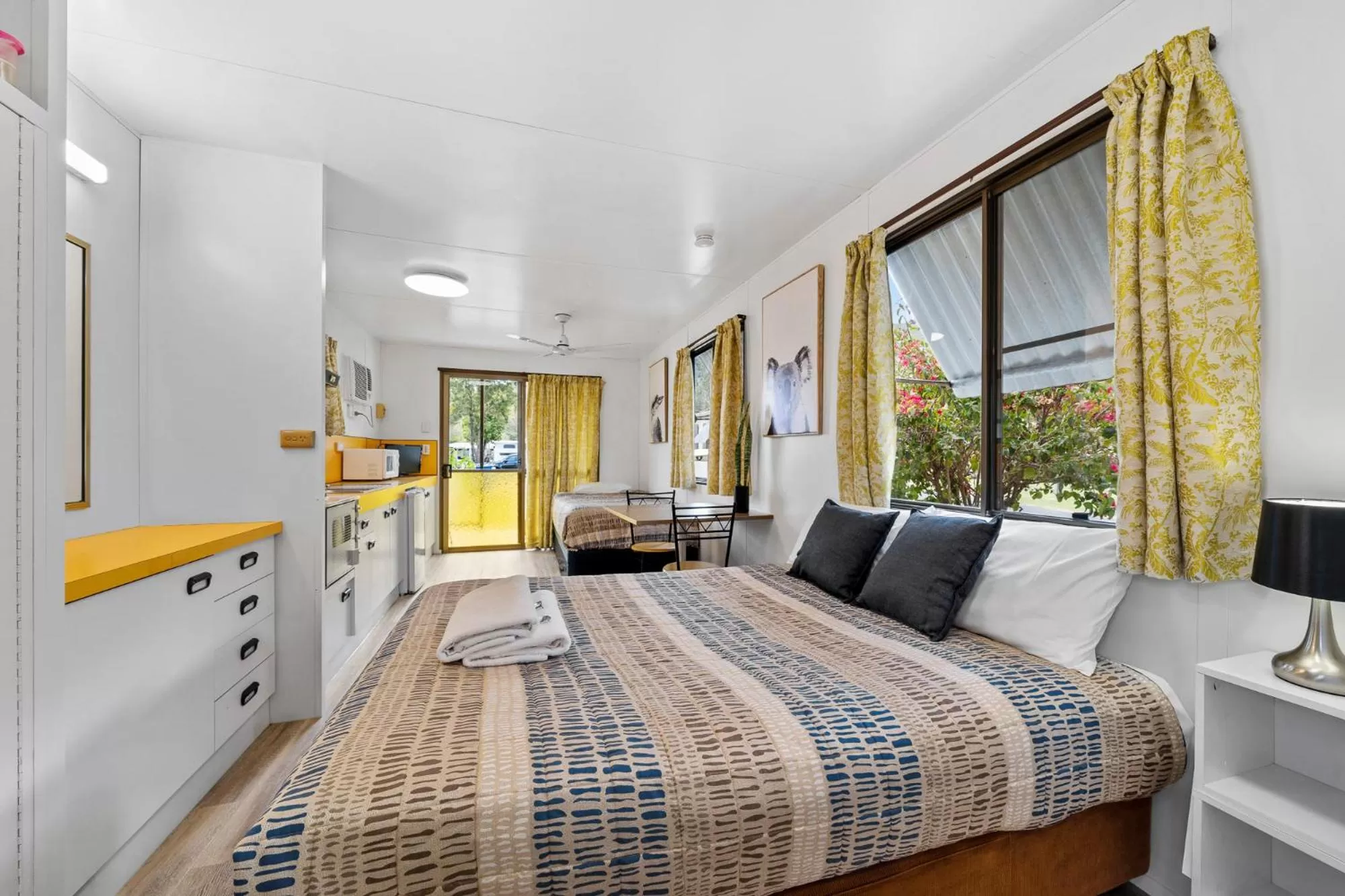 Photo of the whole room, Bed in Esk Caravan Park & Rail Trail Motel