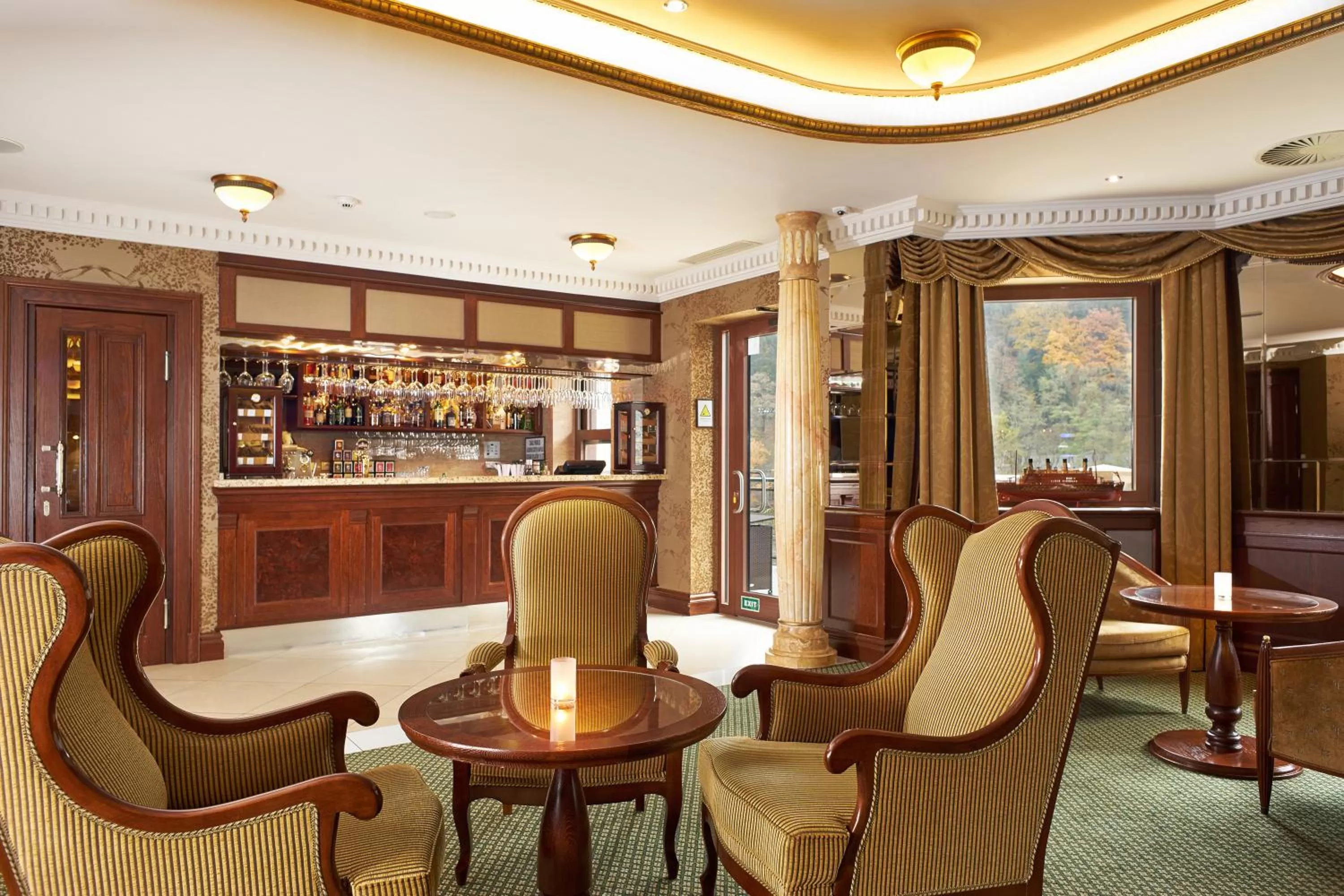 Lounge or bar in Retro Riverside Wellness Resort