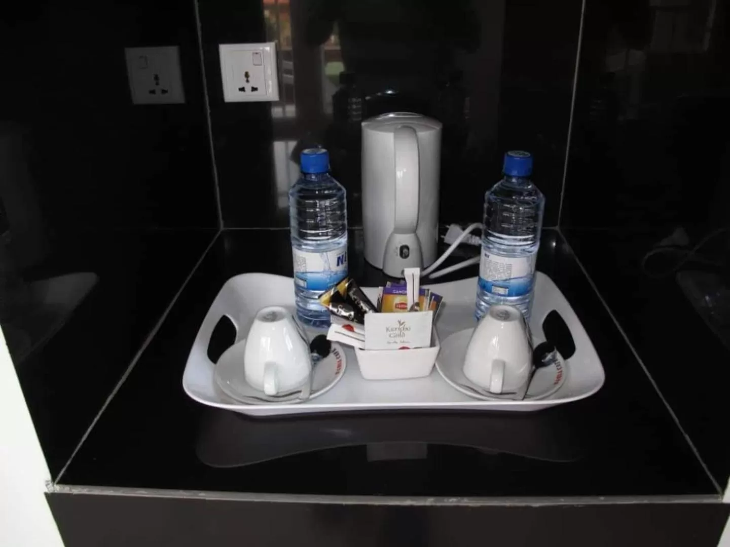 Coffee/tea facilities in Hôtel Maisons-Sifa