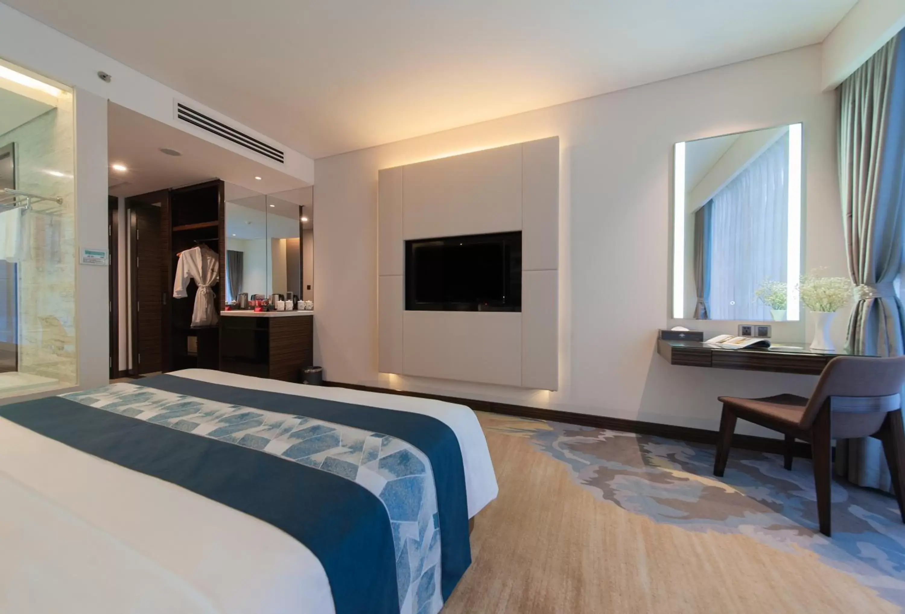 Deluxe Double Room in Queen Ann Nha Trang Hotel Deluxe Double Room in Queen Ann Nha Trang Hotel