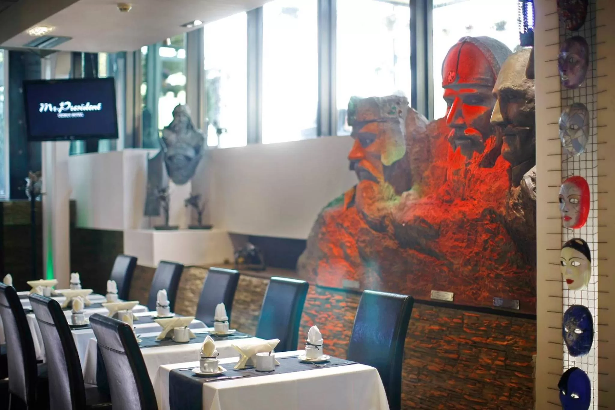 Restaurant/places to eat in Design Hotel Mr President