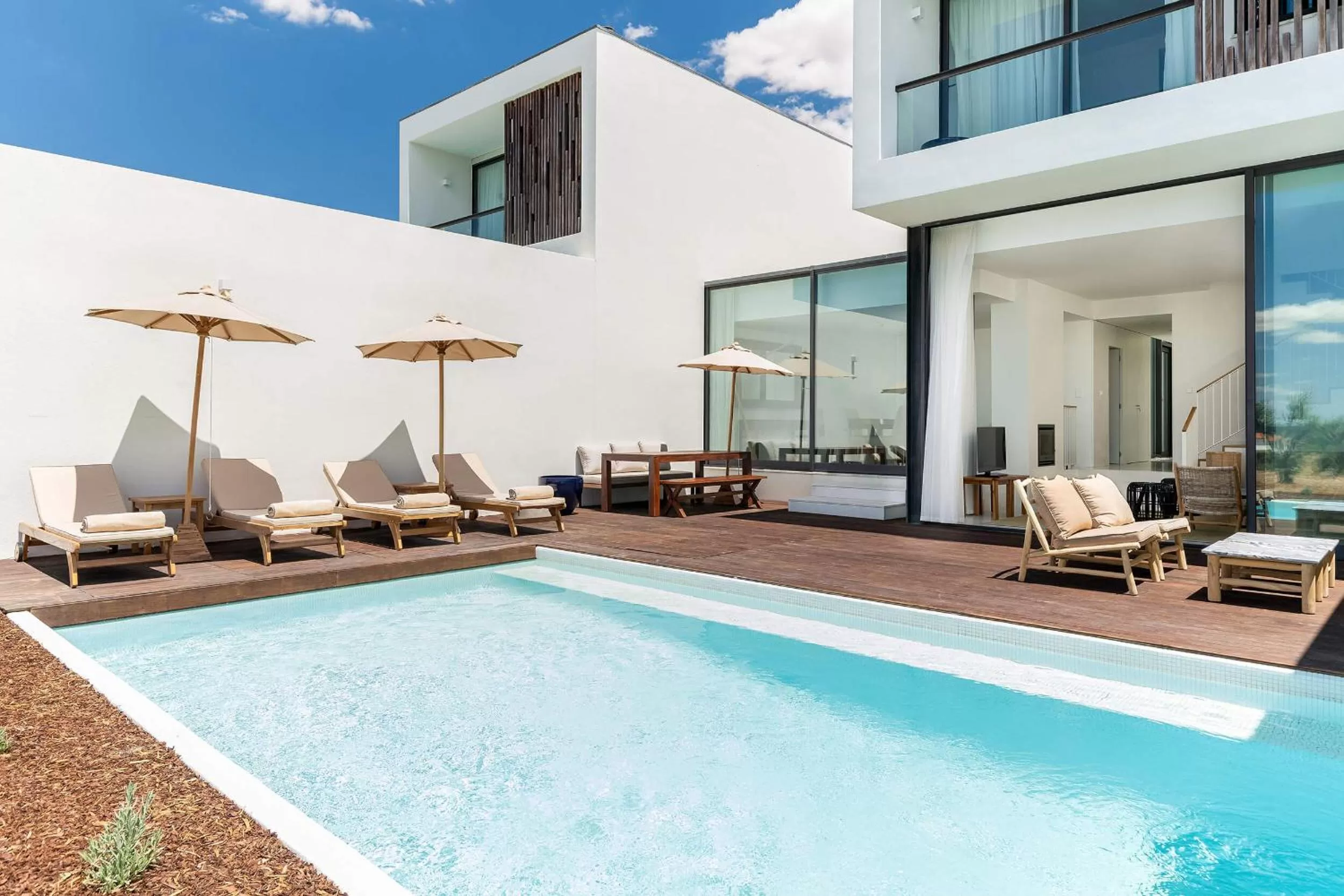 Swimming pool in Octant Evora