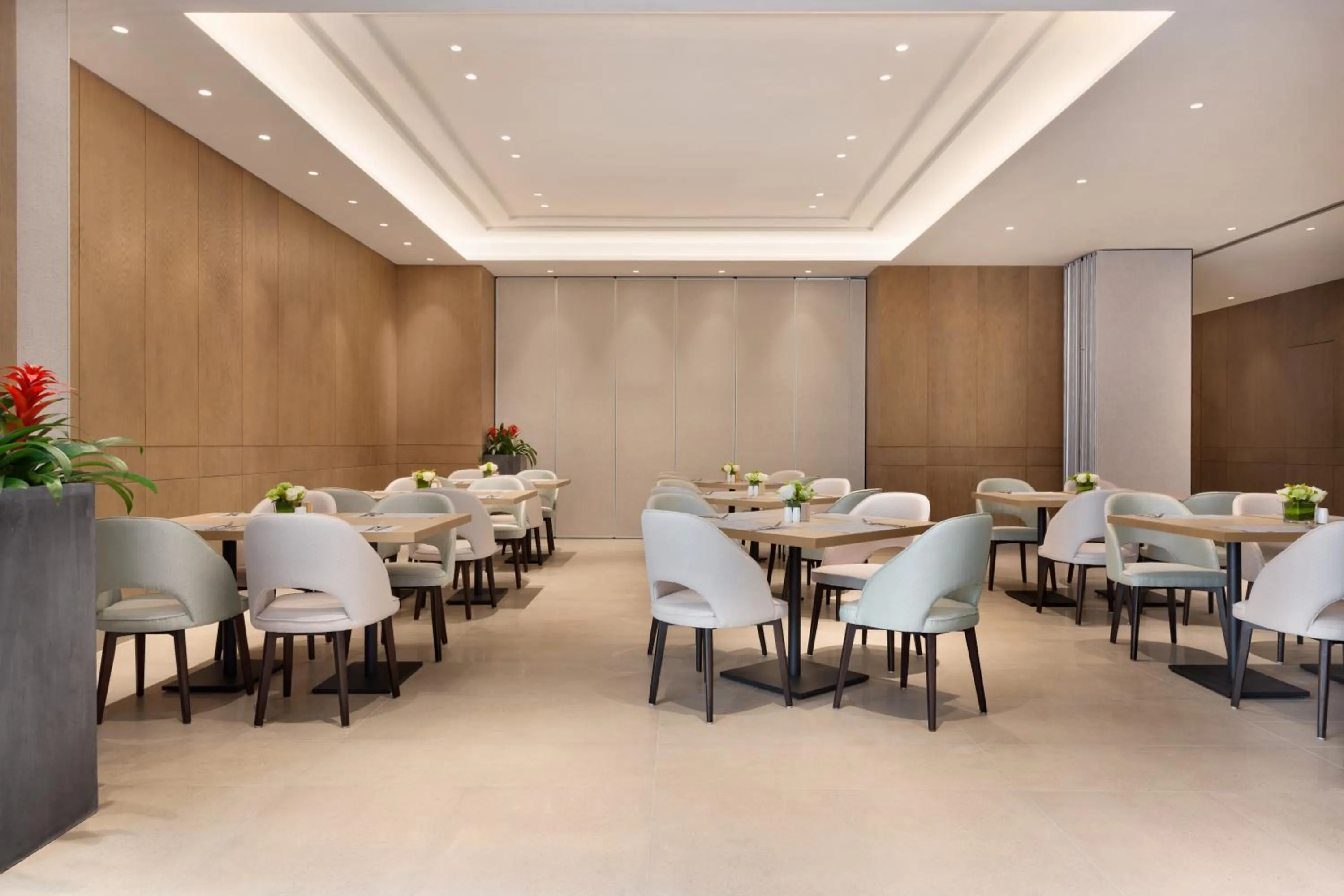 Restaurant/places to eat in Hyatt Place Chengdu Pebble Walk