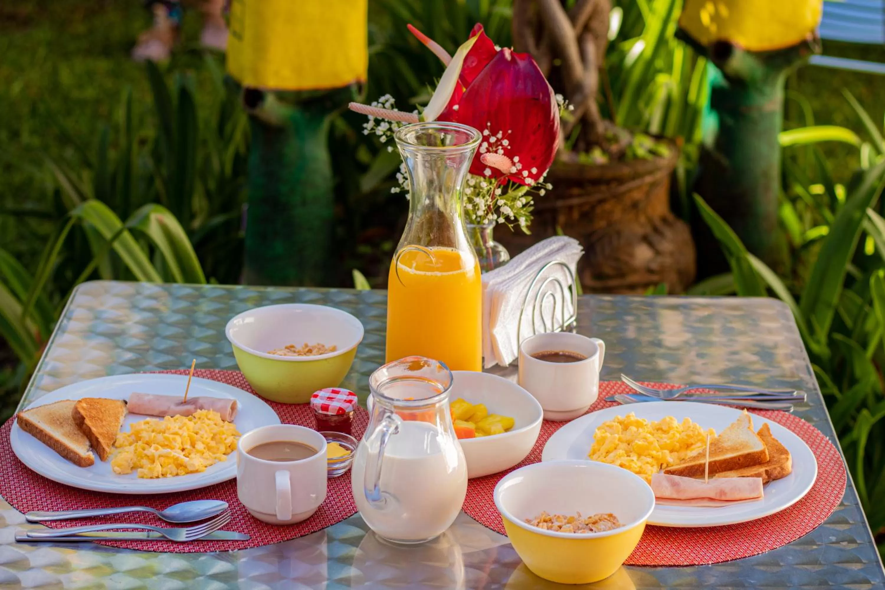Continental breakfast in Hotel Rebequet