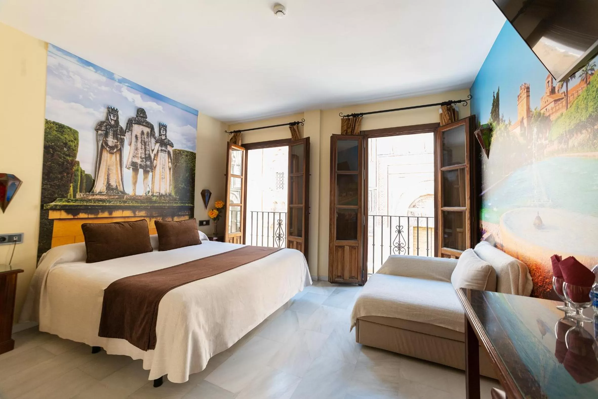 Photo of the whole room, Bed in Hotel Casa Museo de la Mezquita