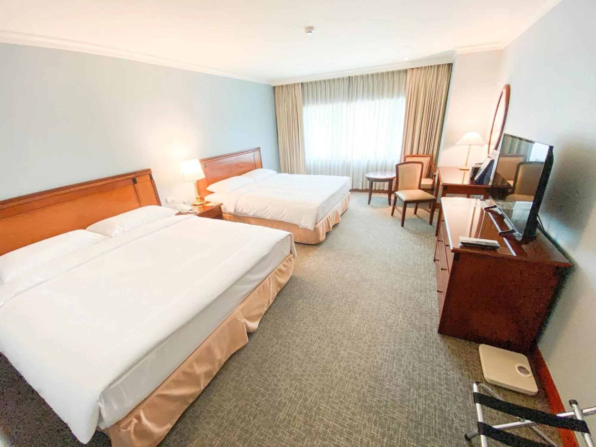 Photo of the whole room, Bed in Evergreen Laurel Hotel - Keelung