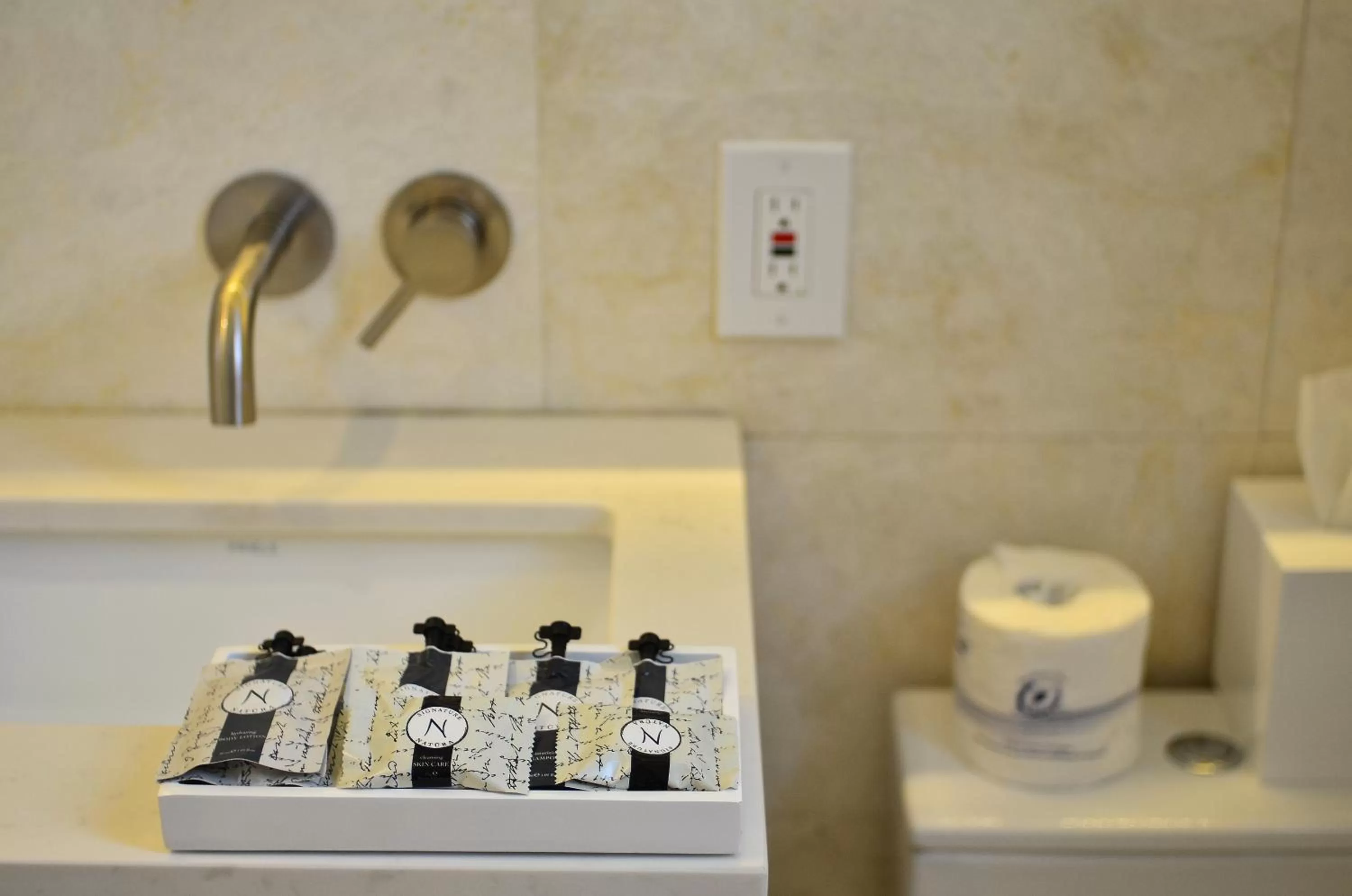 Toilet in Hotel St. Michel