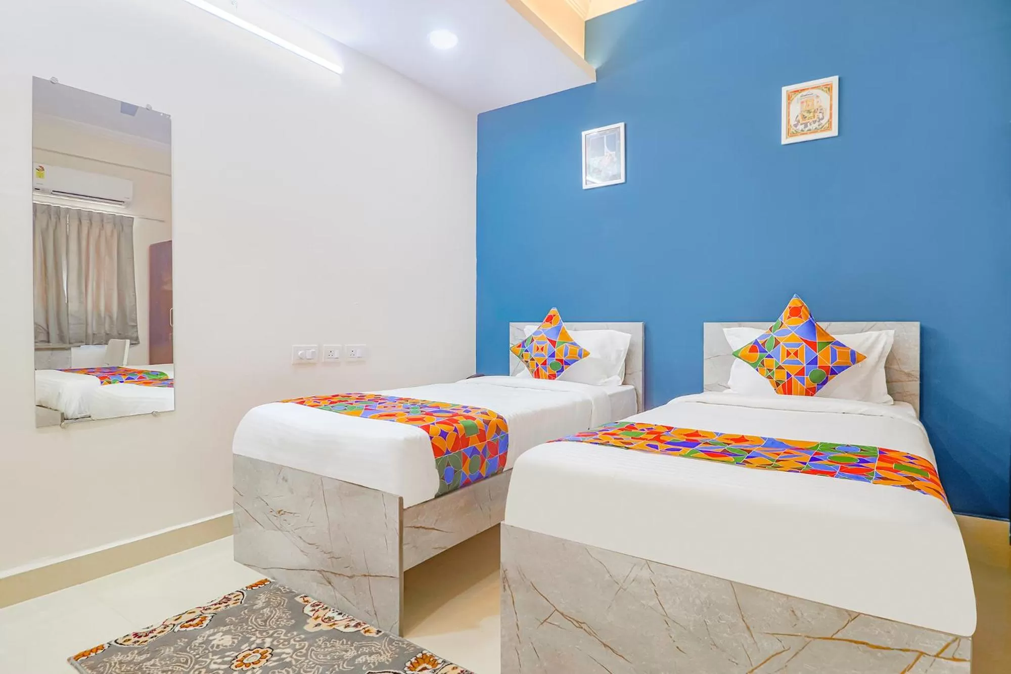 Bed in FabHotel Broholic Suites - Nr US Consulate, Financial District