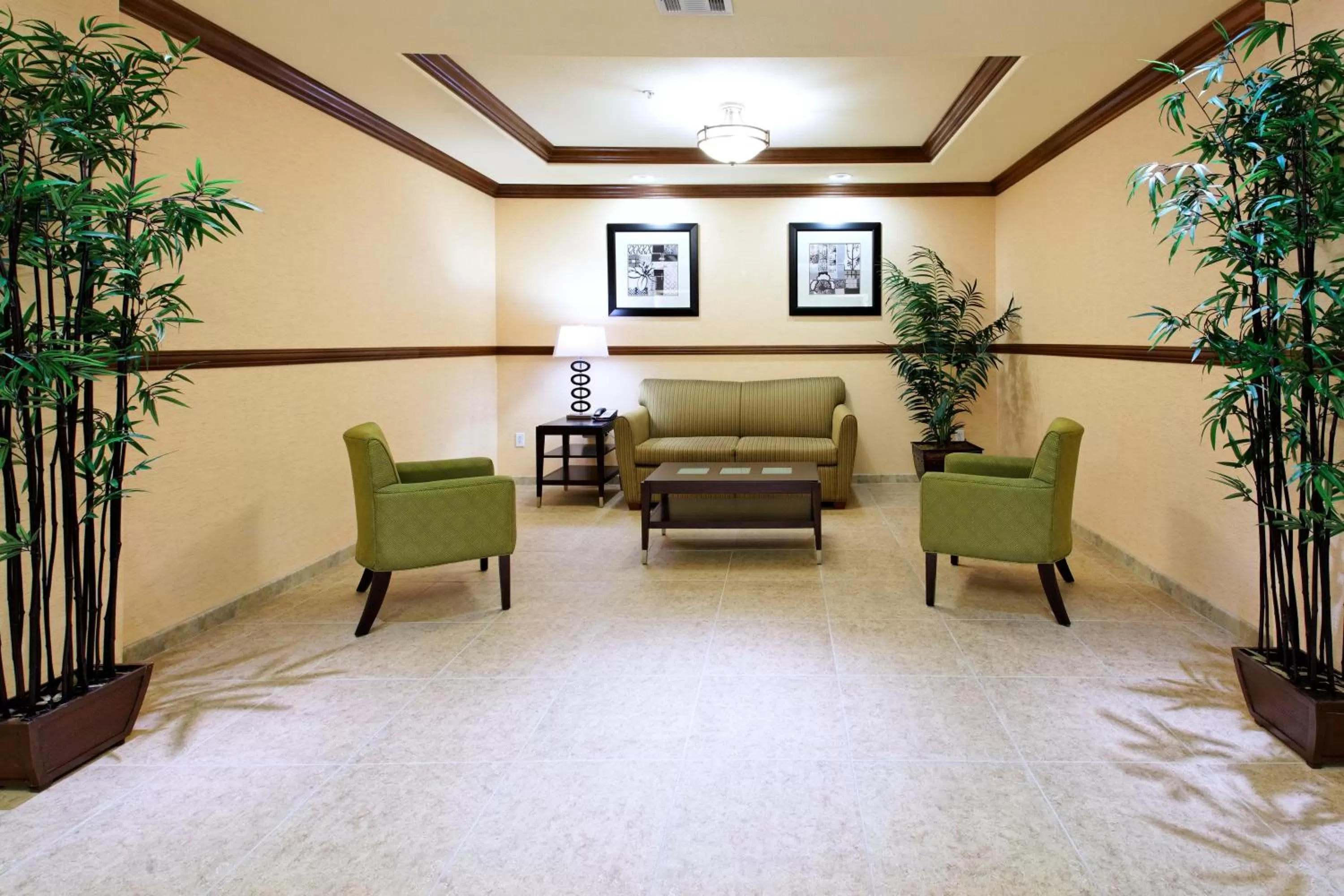 Property building in Holiday Inn Express Fresno Northwest - Herndon by IHG