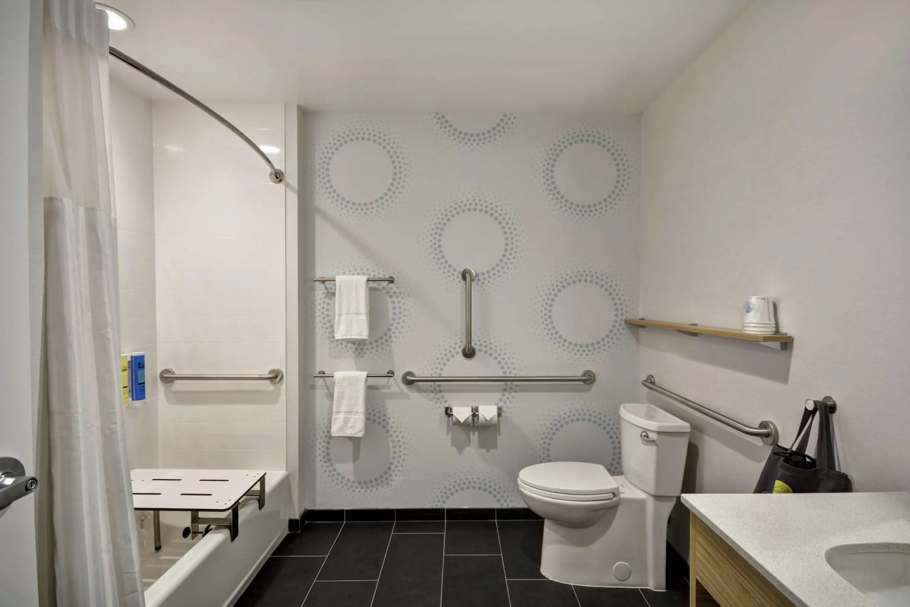 Bathroom in Tru By Hilton Huber Heights Dayton