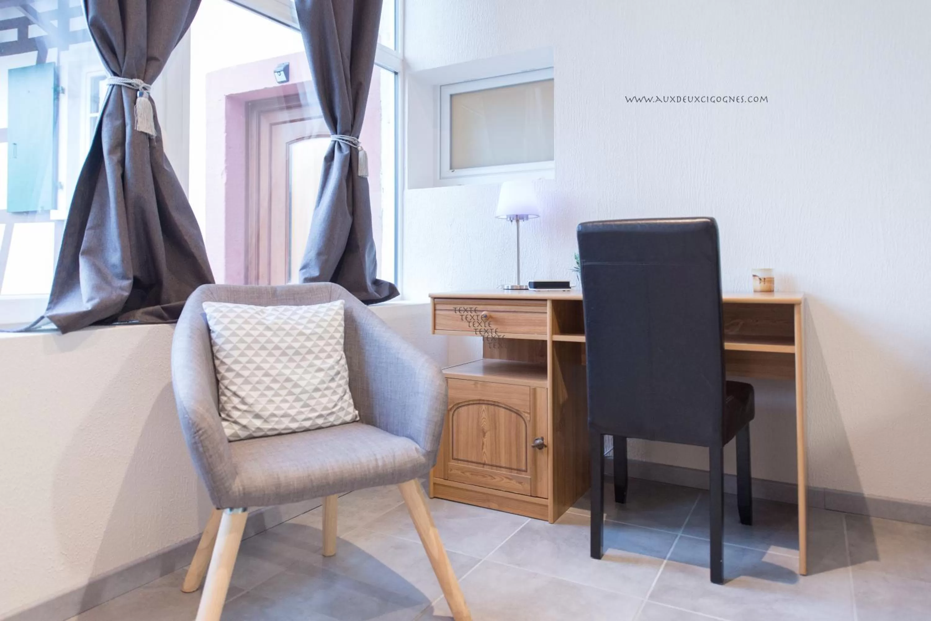 Seating area, TV/Entertainment Center in Maison d'hôtes Aux Deux Cigognes