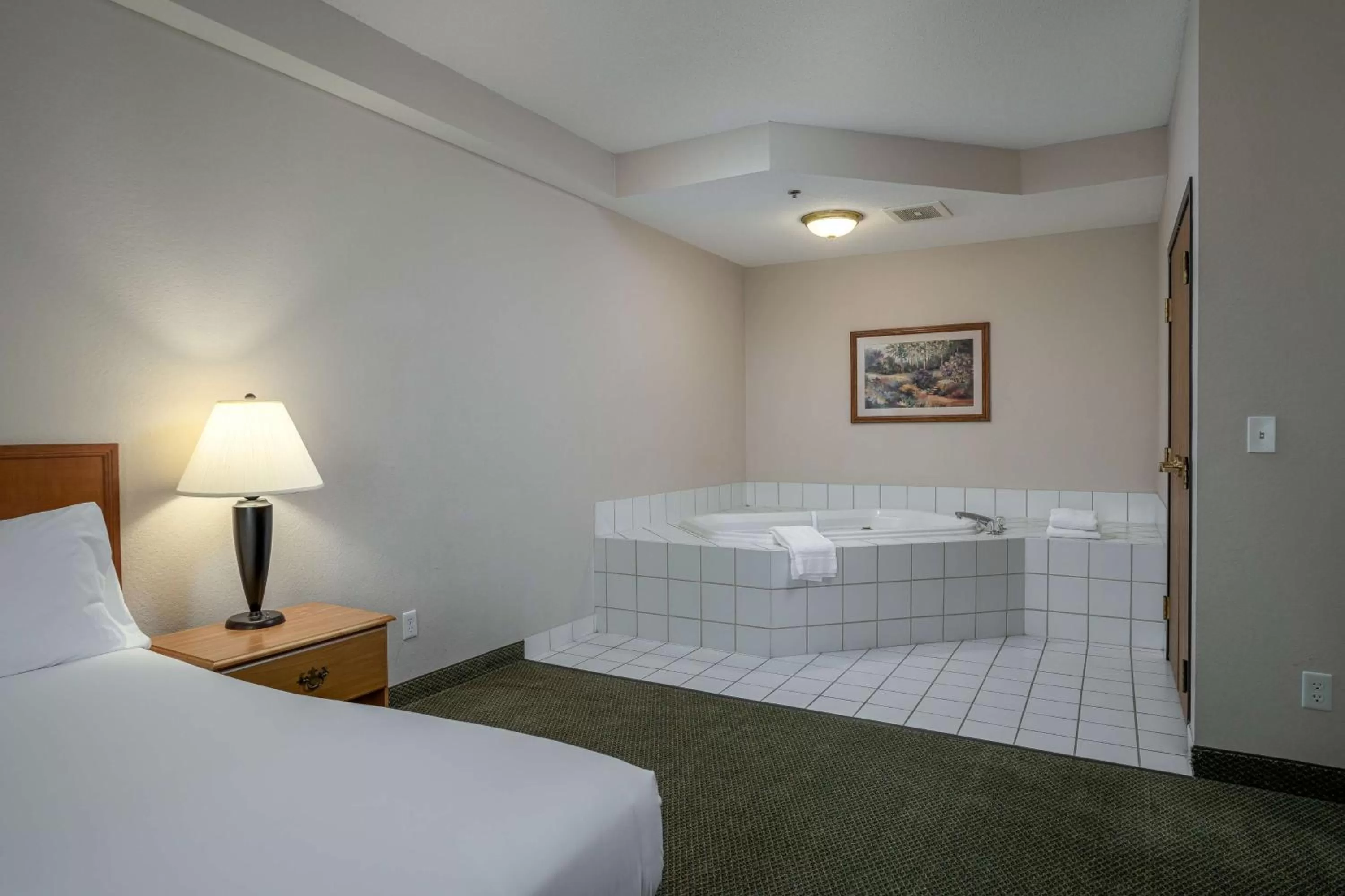 Executive King Suite with Spa Bath in GrandStay Hotel & Suites Pella