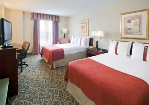 Photo of the whole room, Bed in Holiday Inn Chantilly-Dulles Expo Airport by IHG