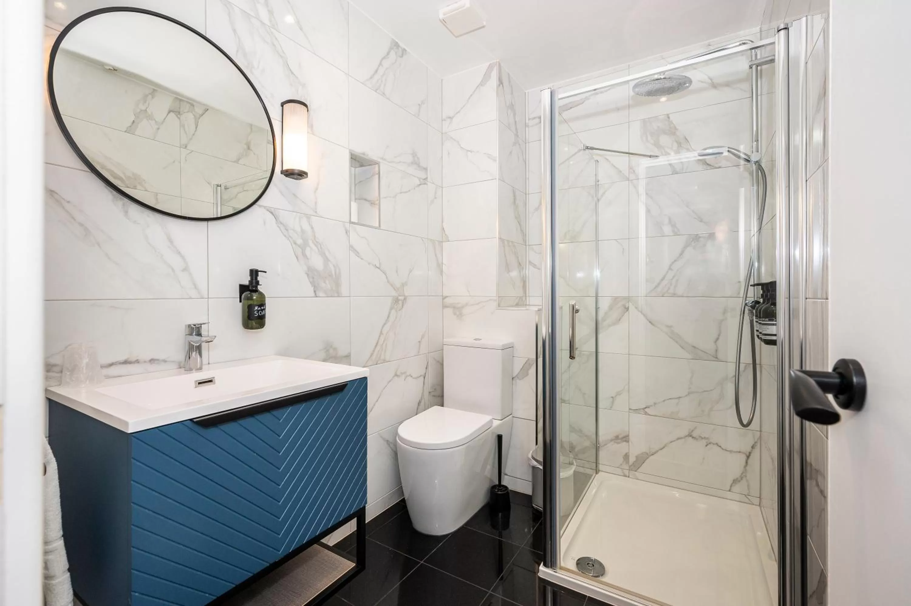 Bathroom in Mentone Hotel