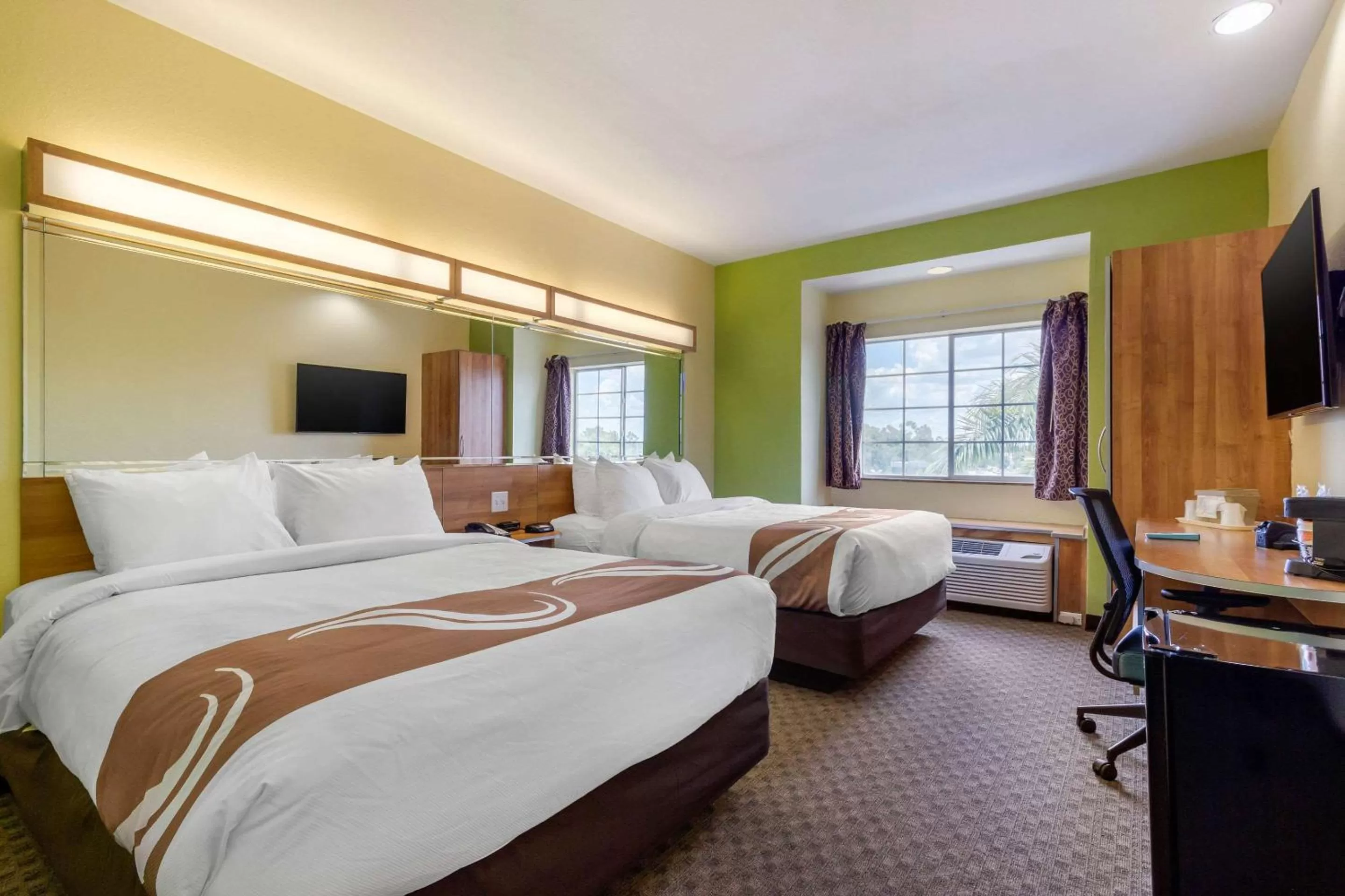 Photo of the whole room, Bed in Quality Inn & Suites Lehigh Acres Fort Myers