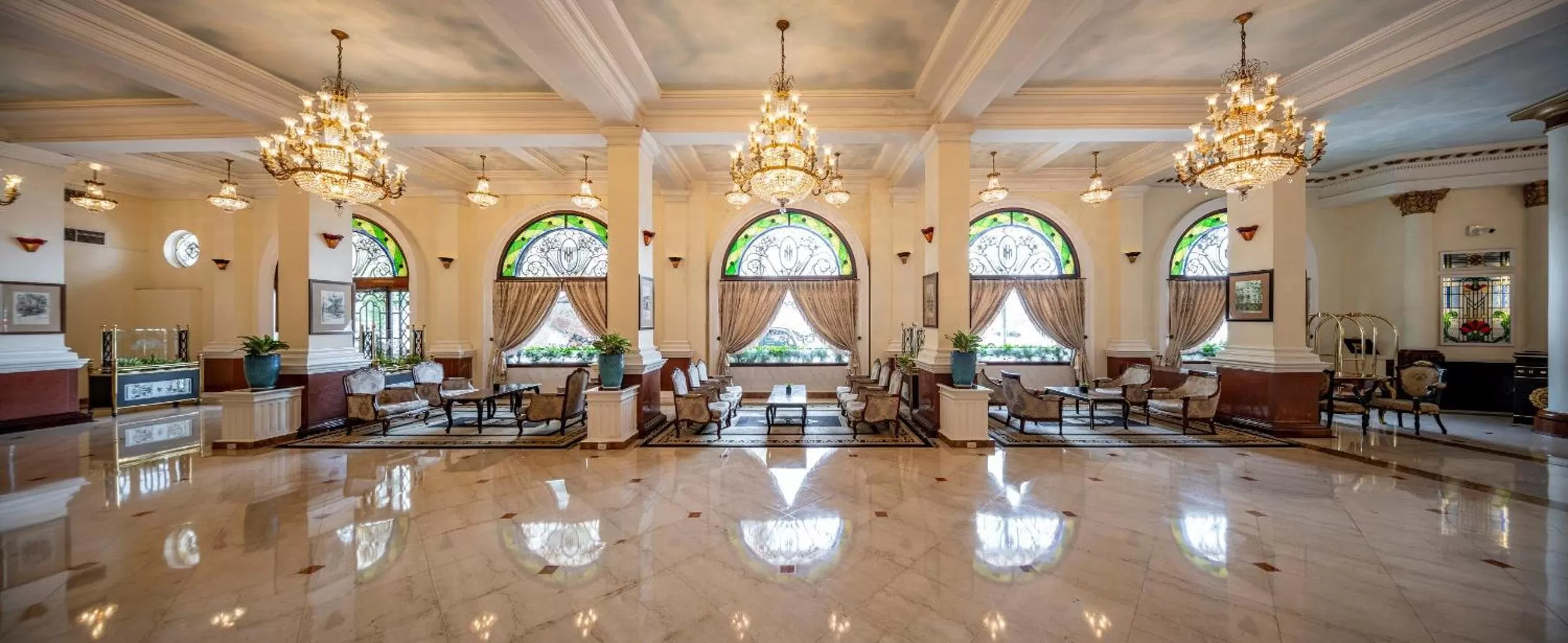 Lobby or reception in Hotel Majestic Saigon