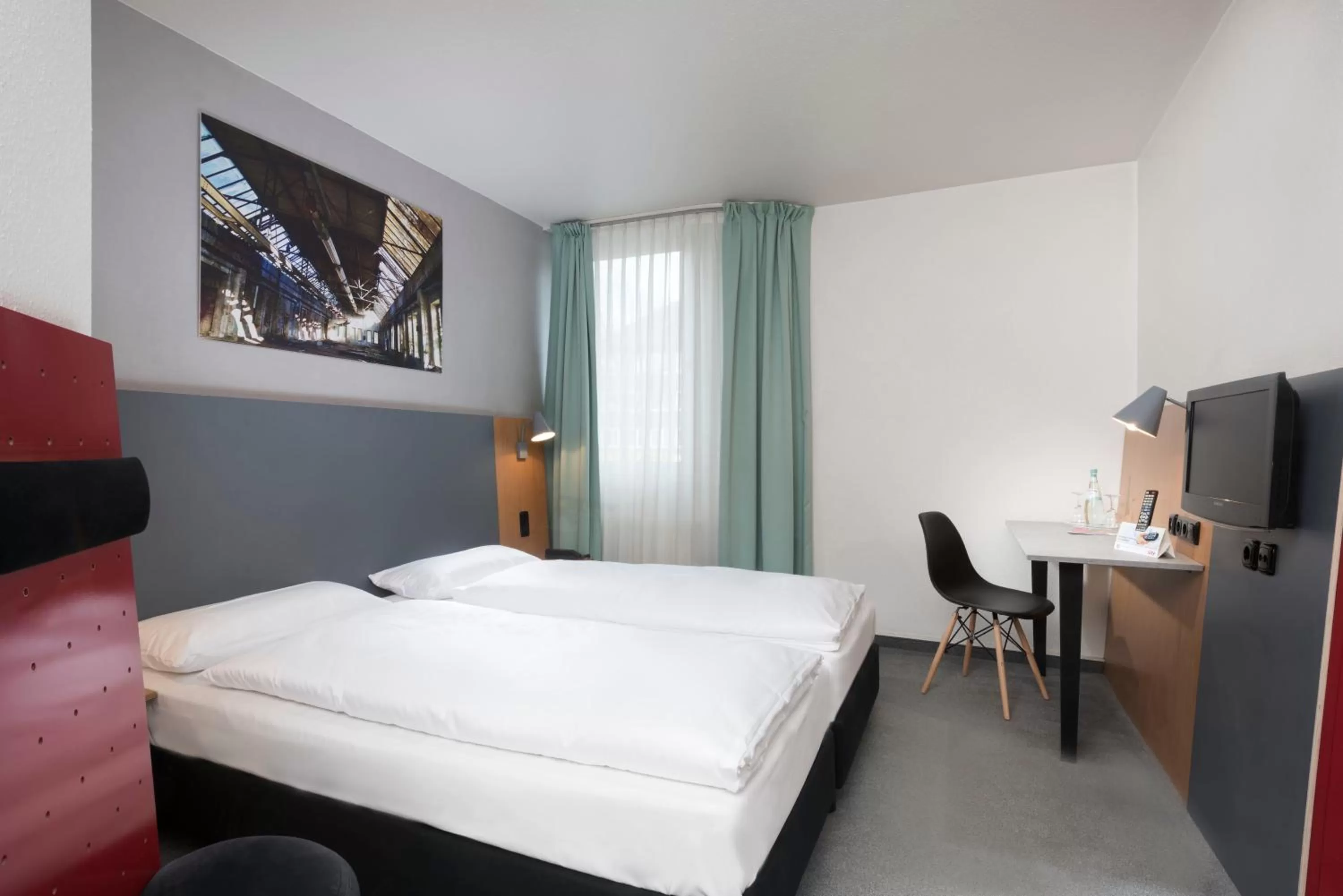 Photo of the whole room, Bed in ibis Styles Hotel Gelsenkirchen