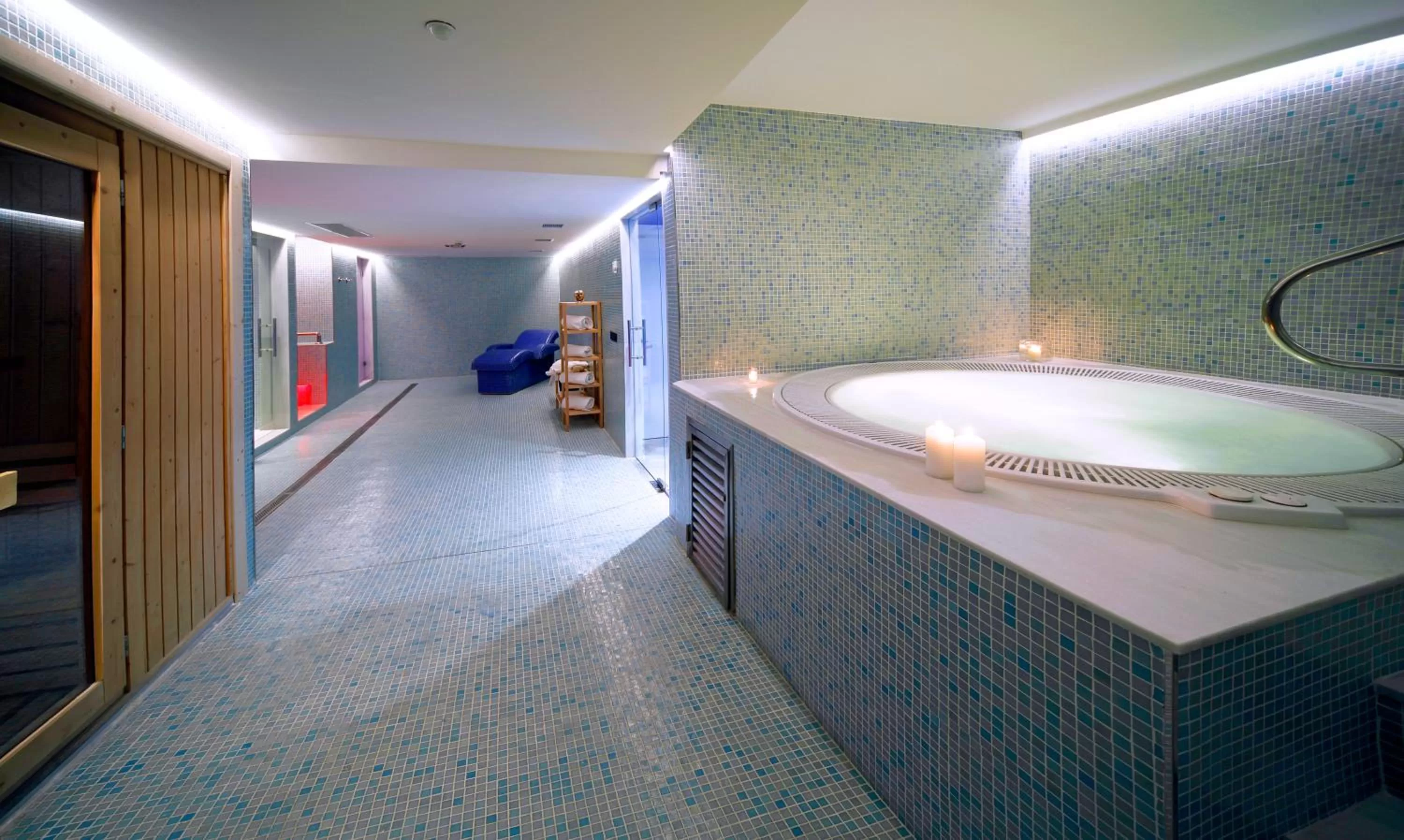Hot Spring Bath in Axor Barajas
