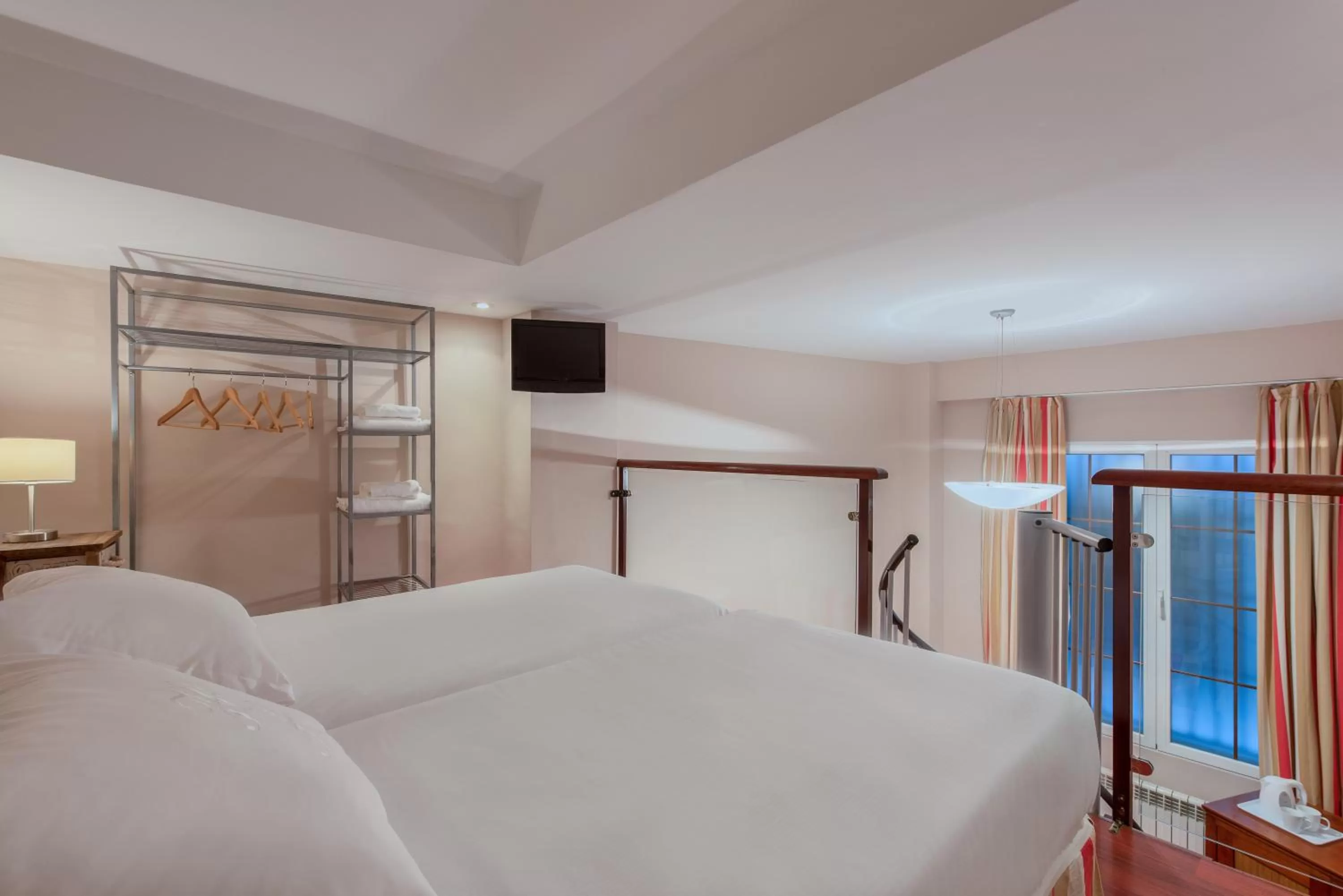 Photo of the whole room, Bed in Anacapri