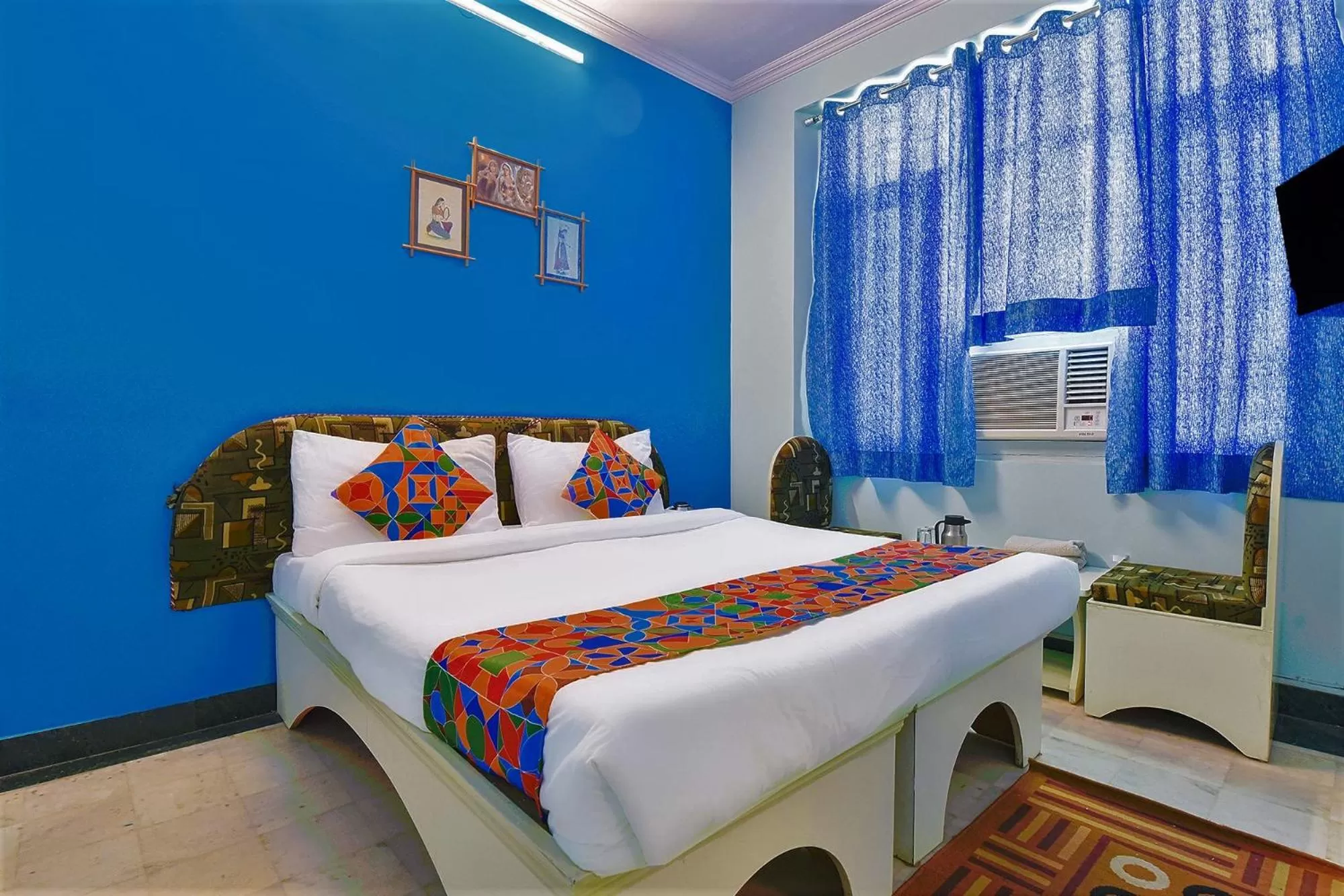 Bed in FabExpress Anuja