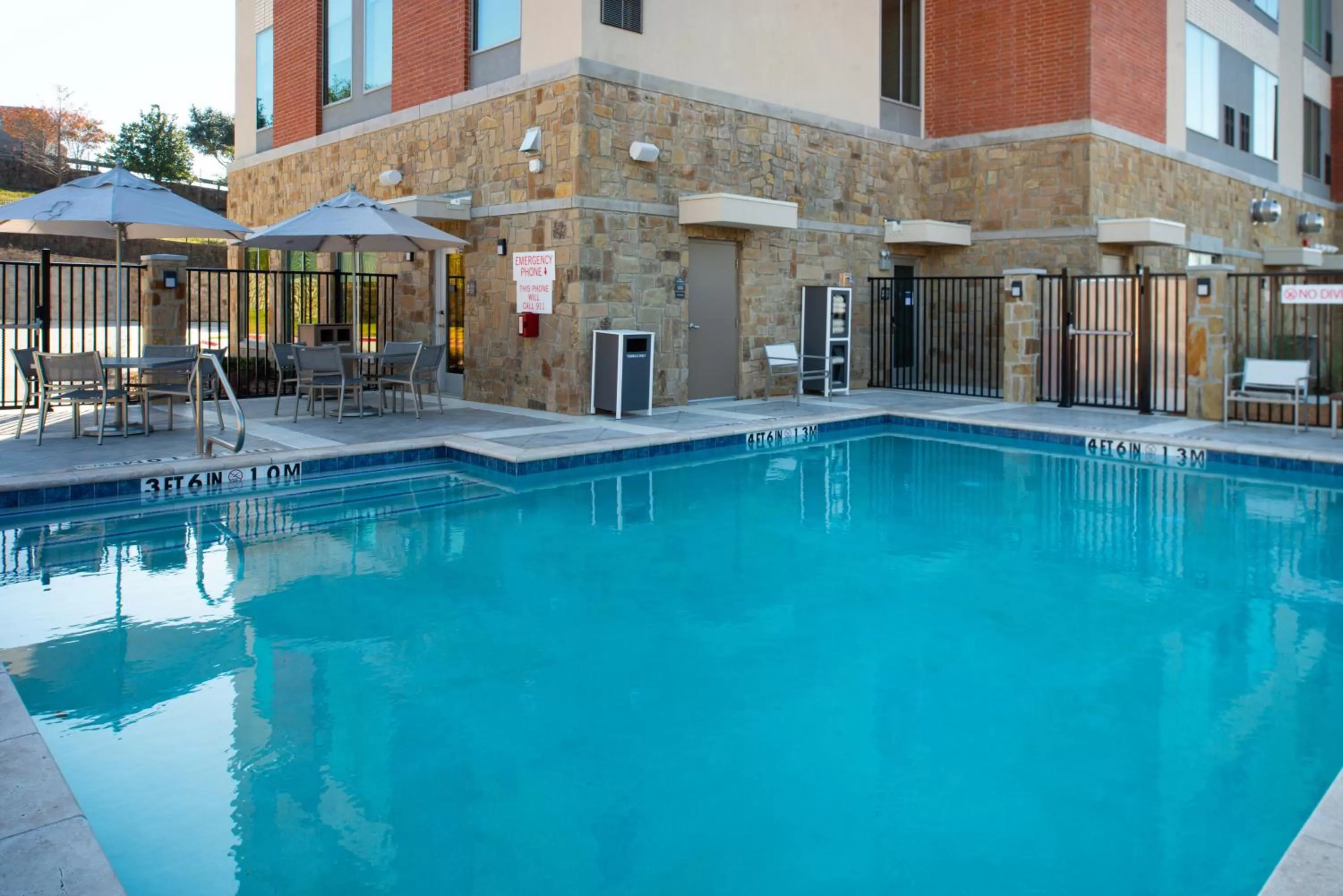 Swimming pool in Hyatt Place Dallas/Rockwall
