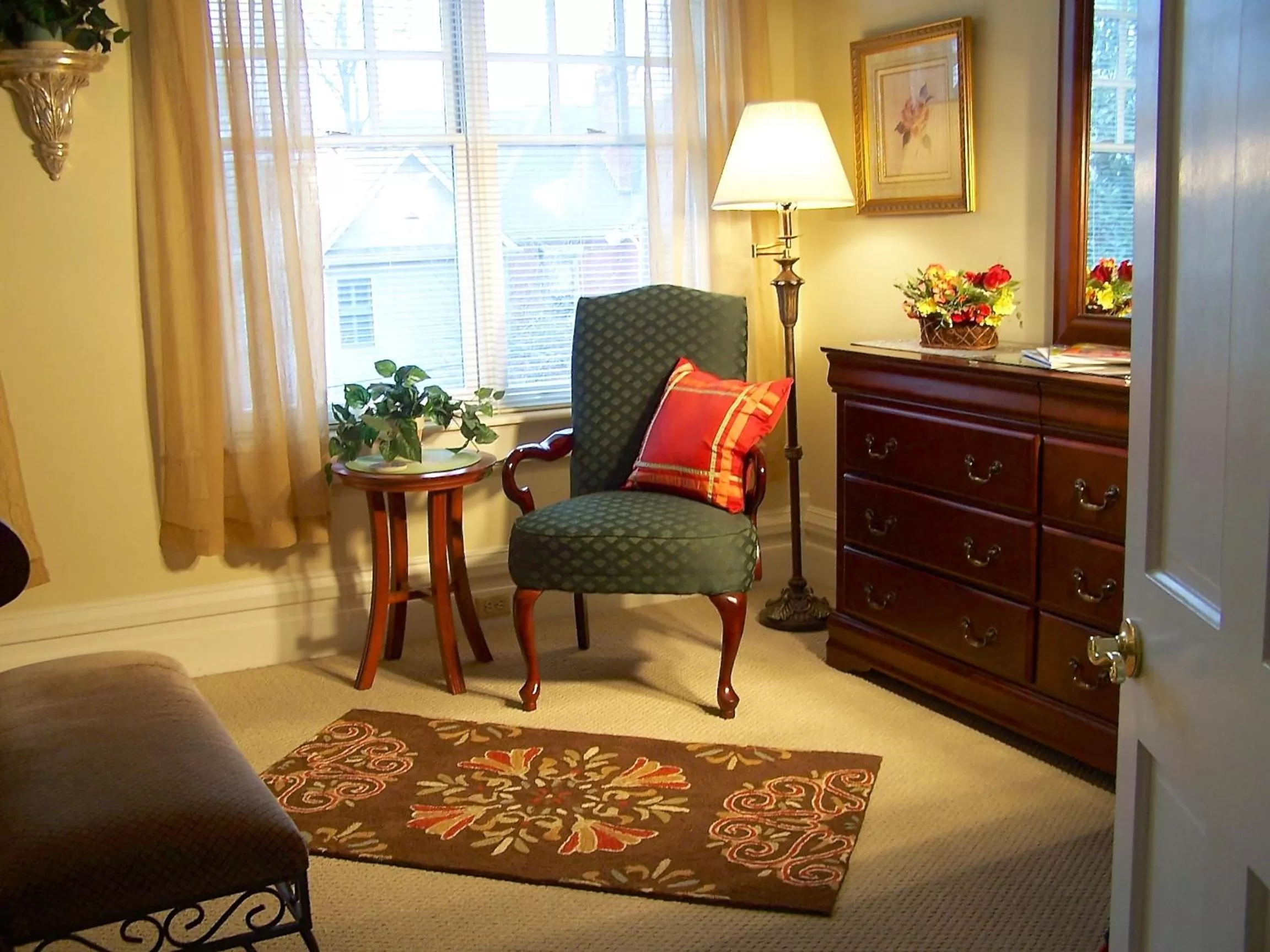 Decorative detail, Seating Area in Lyndon House Bed & Breakfast