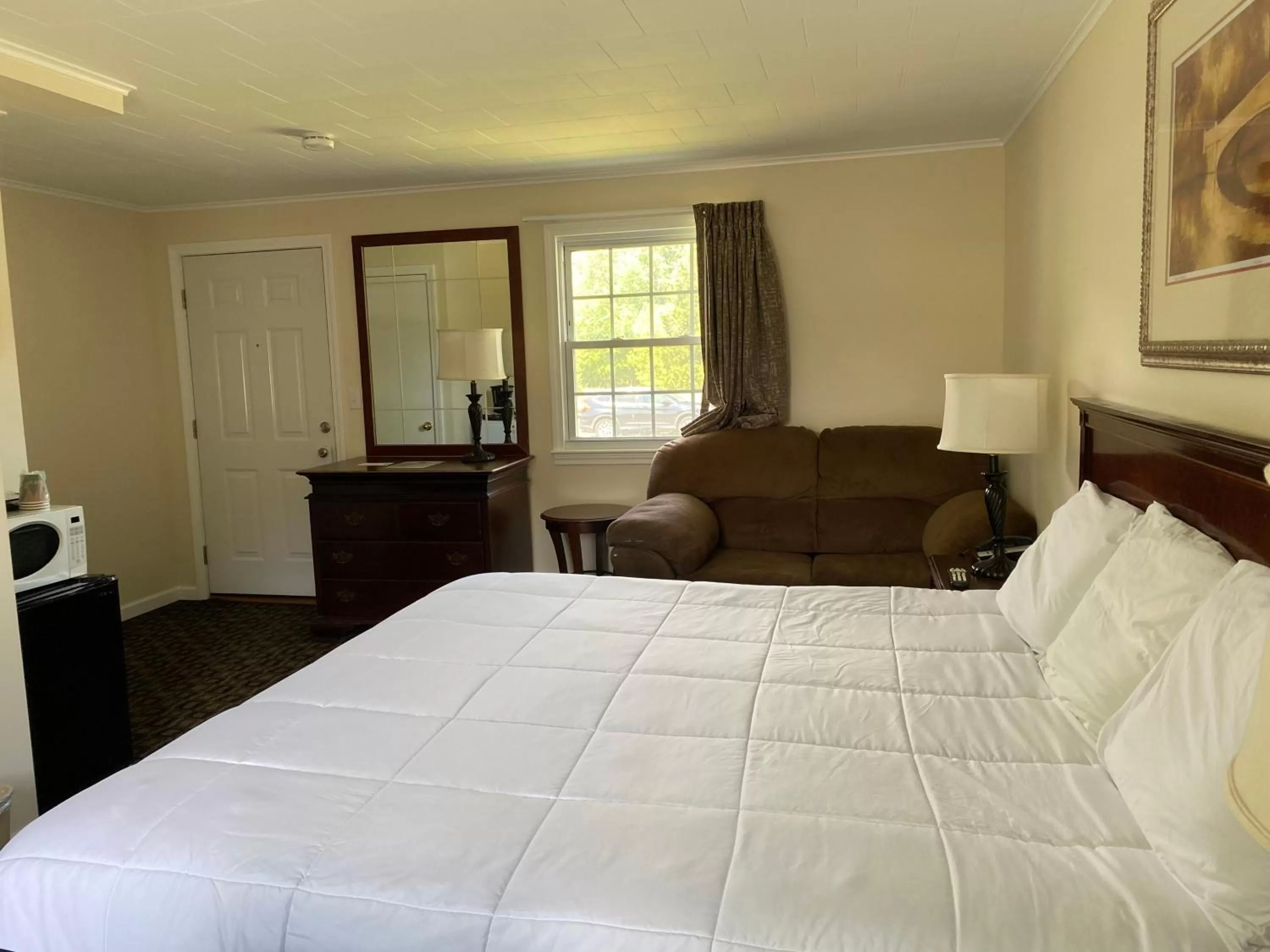 Bed in Villager Motel