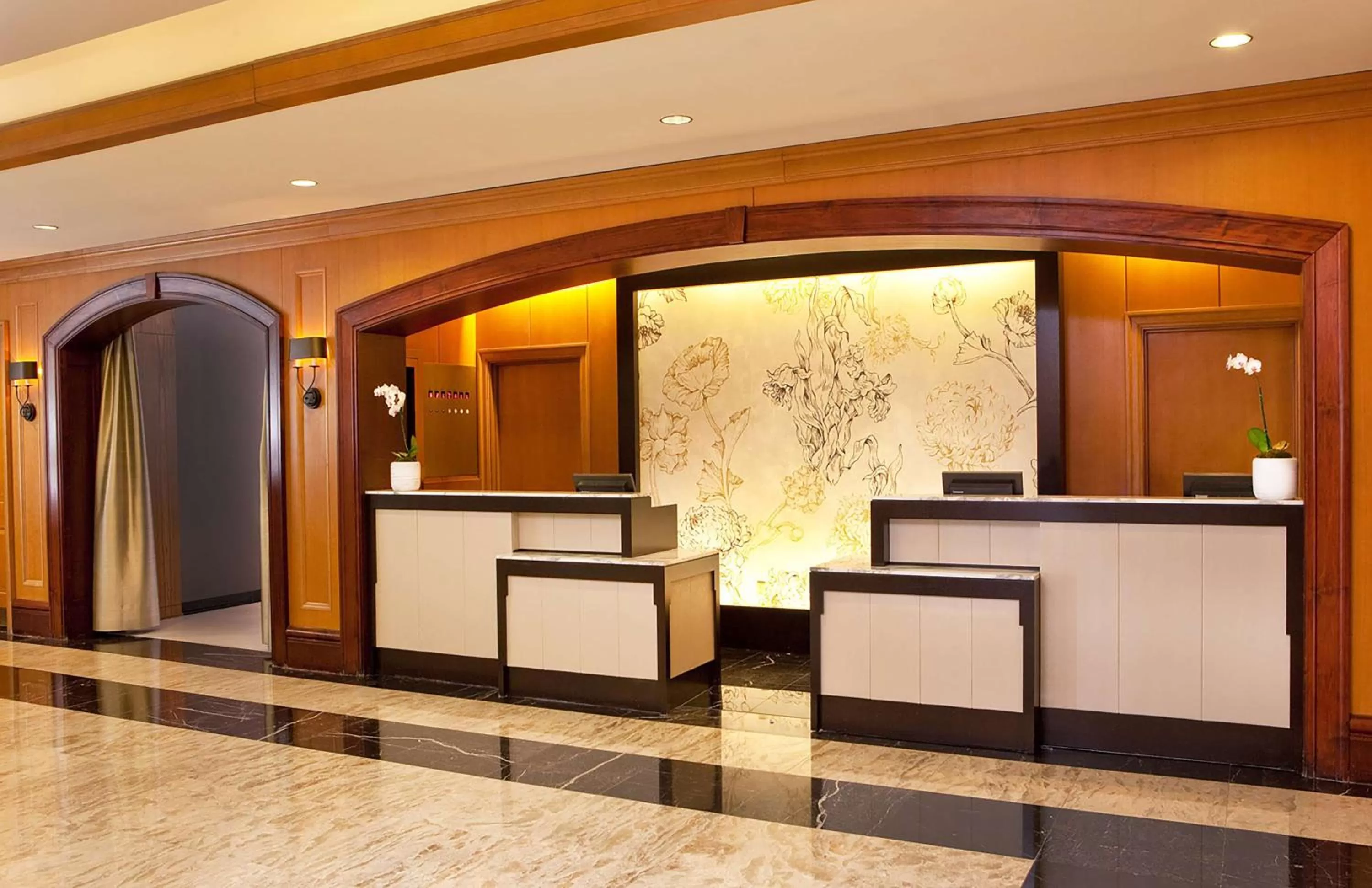 Lobby or reception in Hilton Short Hills