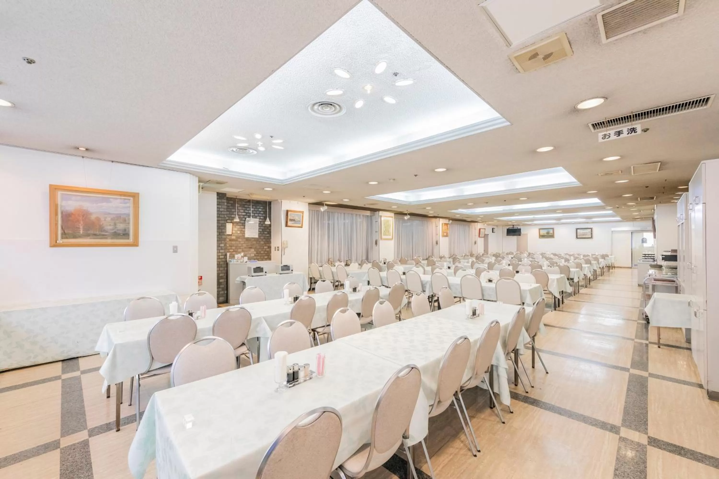 Restaurant/places to eat in Sunny Stone Hotel