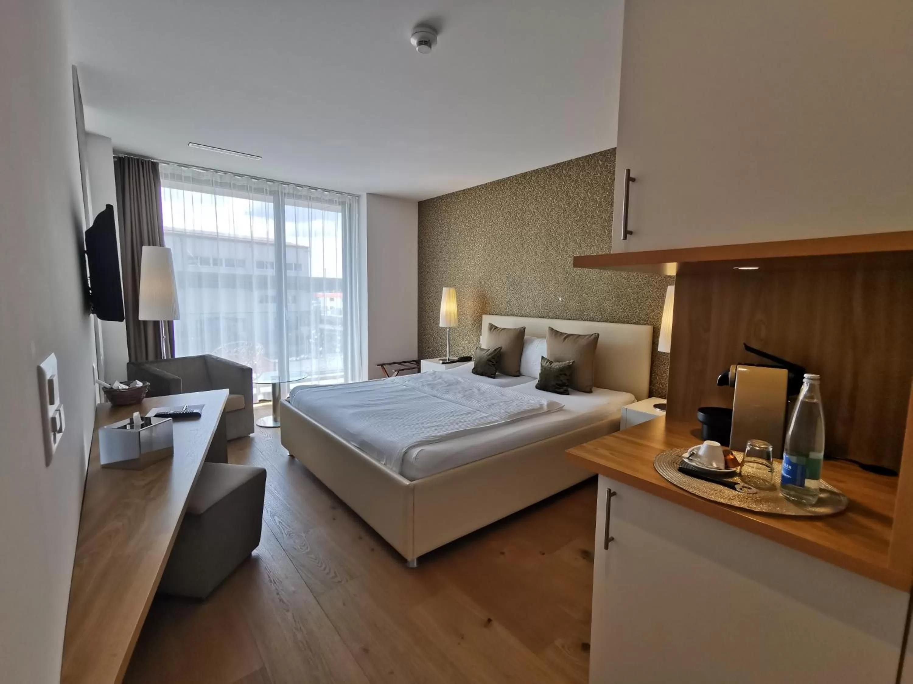 Photo of the whole room, Bed in Hotel Birdlodge