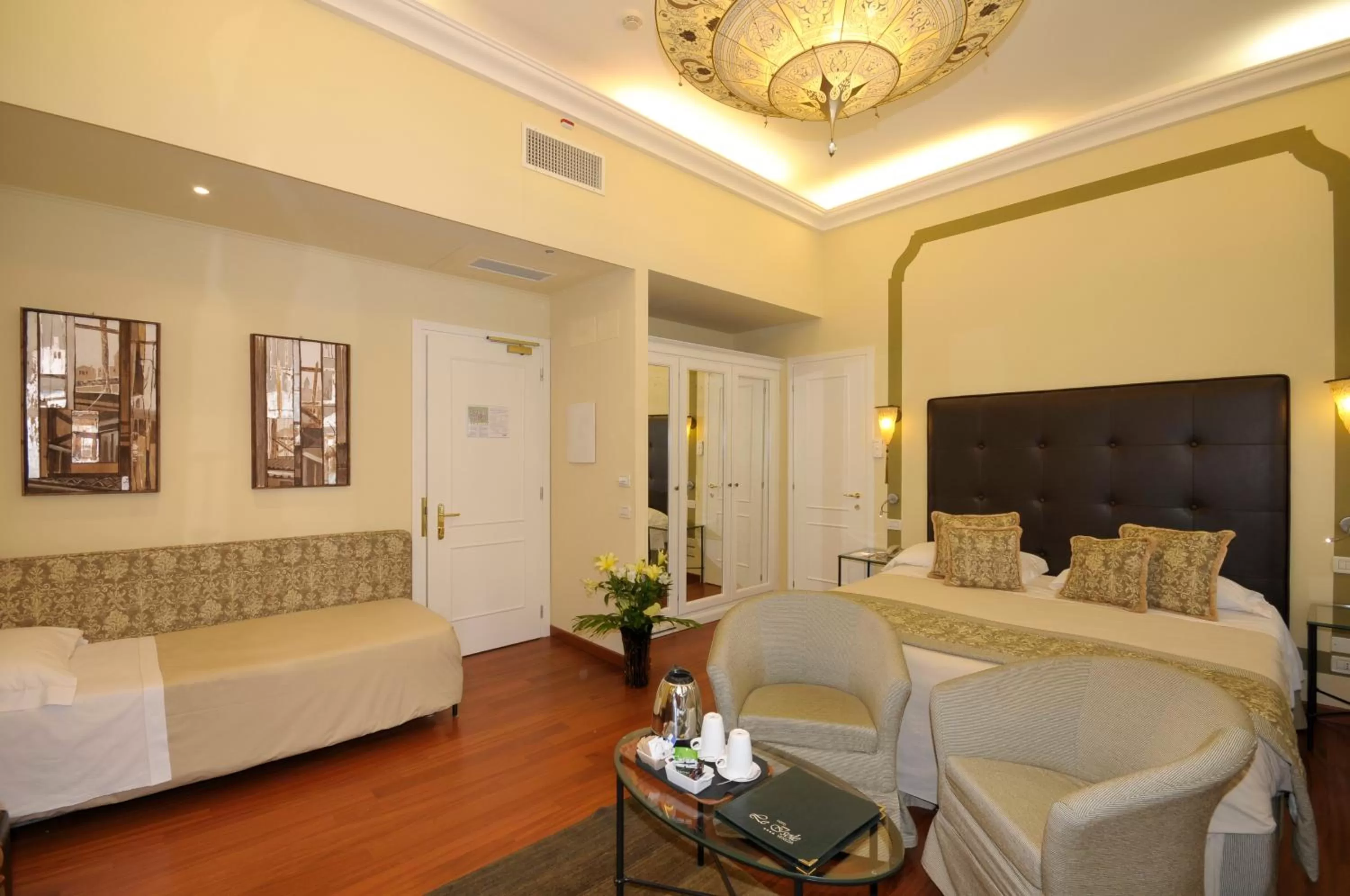 Photo of the whole room in Hotel Le Isole