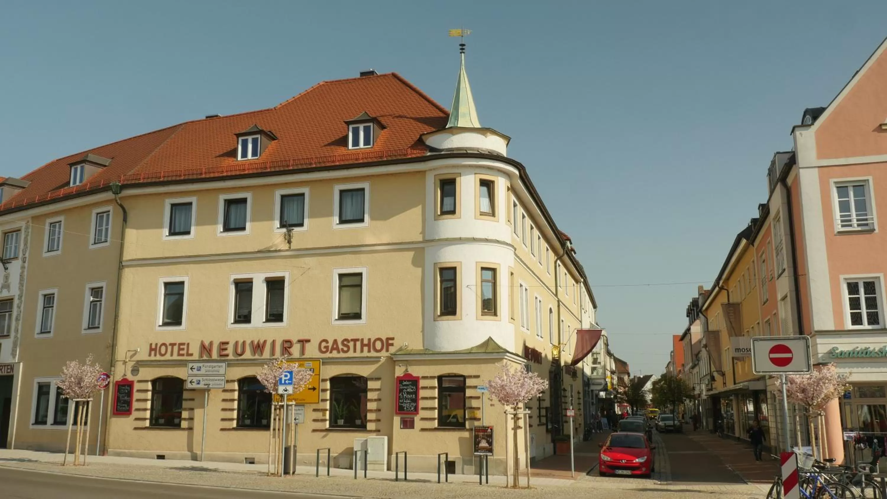 Property building in Hotel & Brauerei-Gasthof Neuwirt