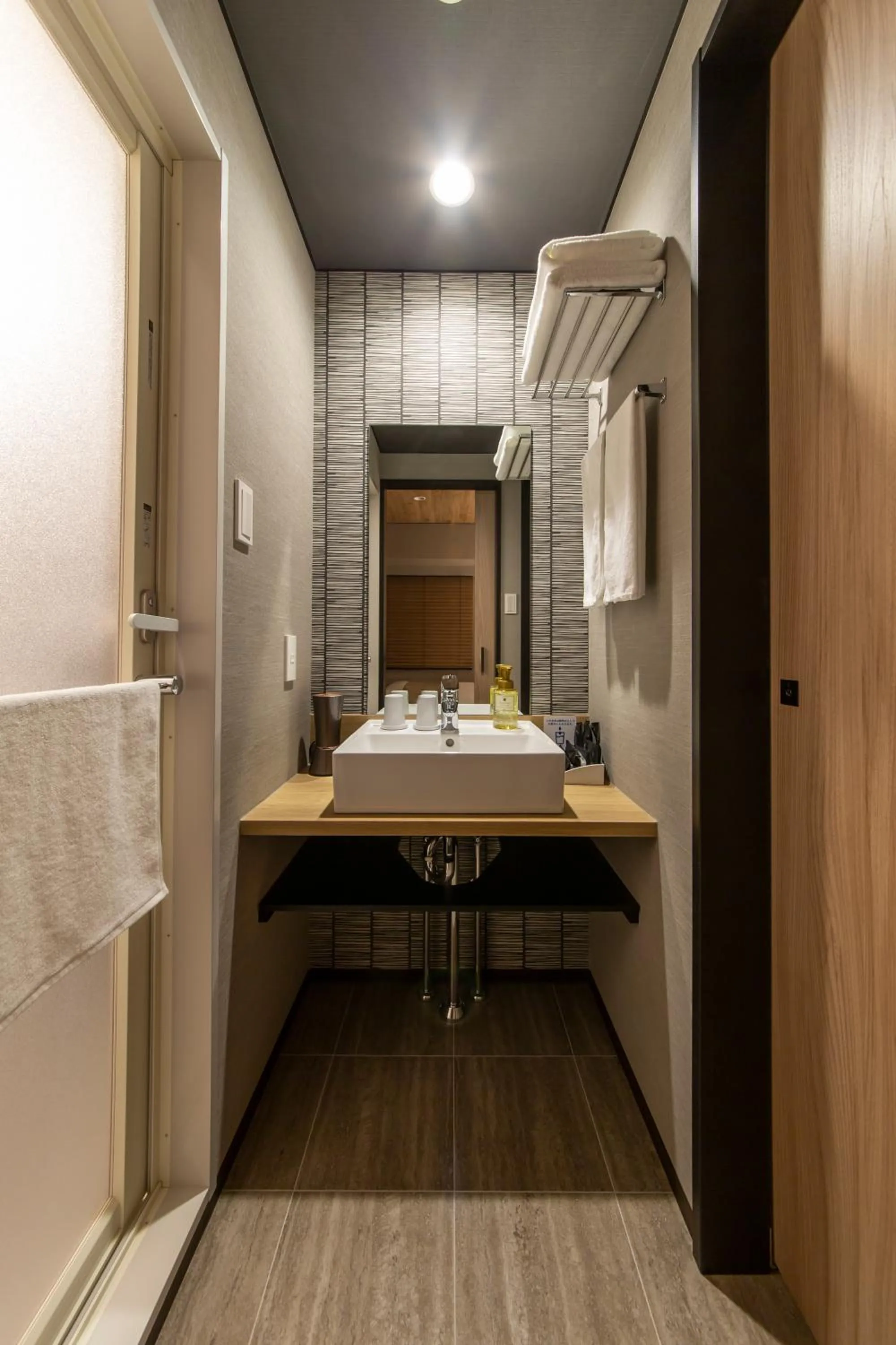 Bathroom, Bed in HOTEL AMANEK Kamata-Eki Mae