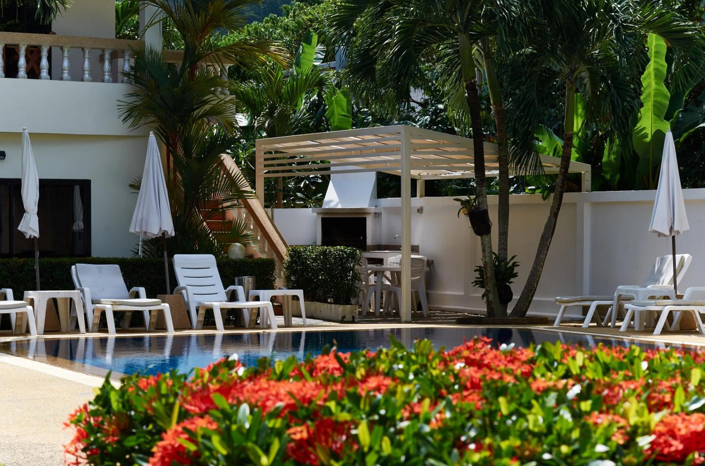 Garden in Phuket Riviera Villas Hotel