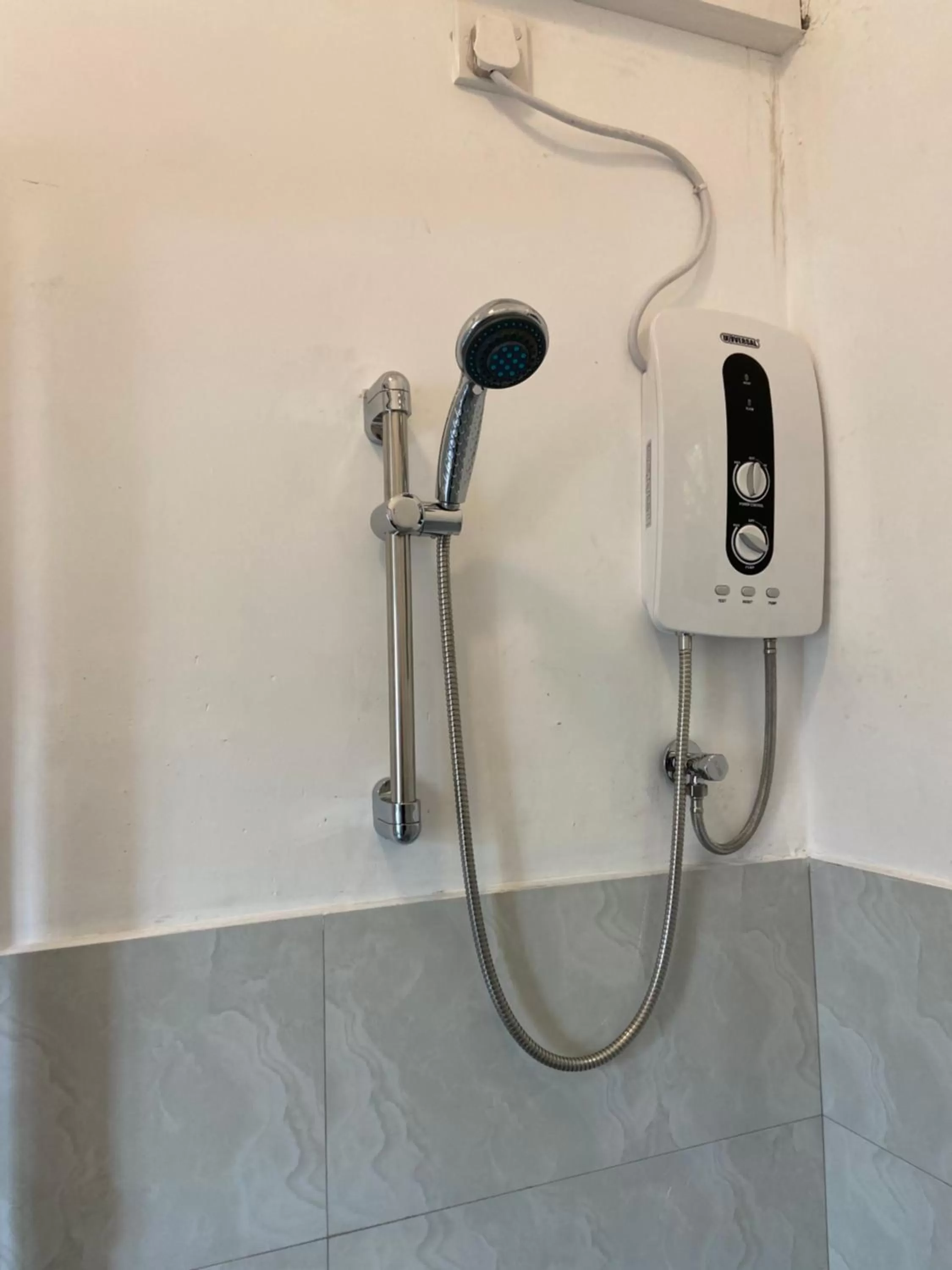 Bathroom in White Lodge