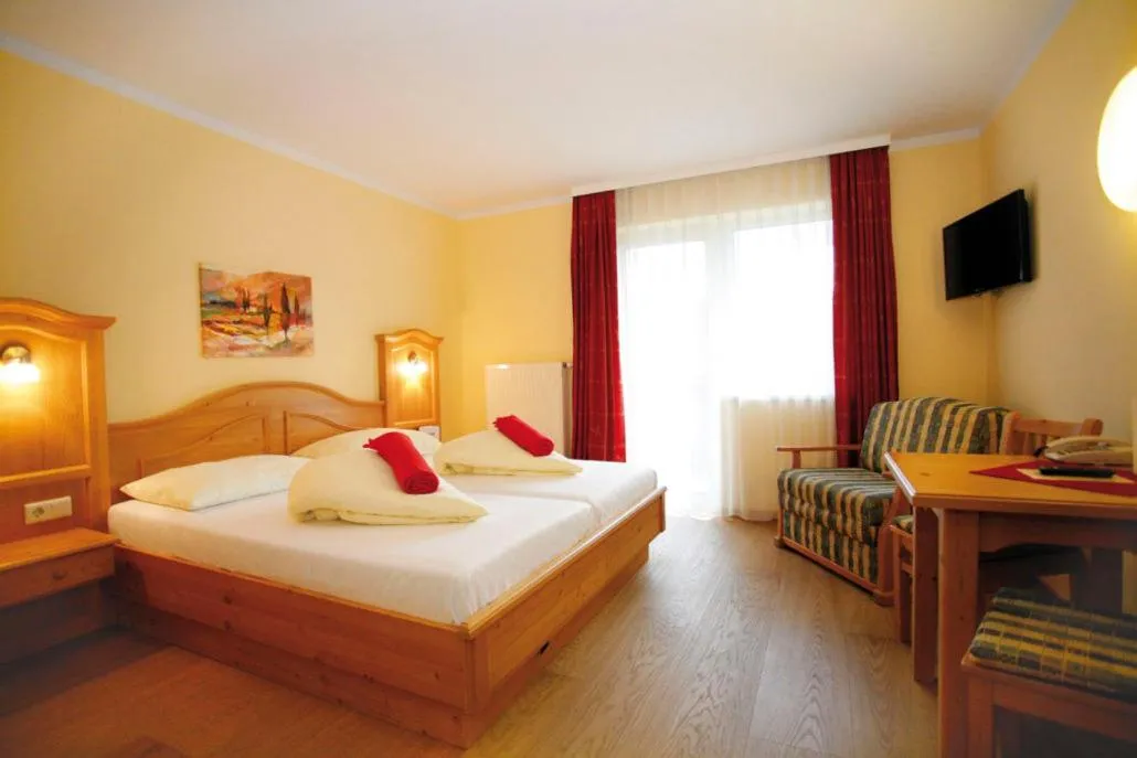 Double Room with Balcony - single occupancy in Hotel Kärnten