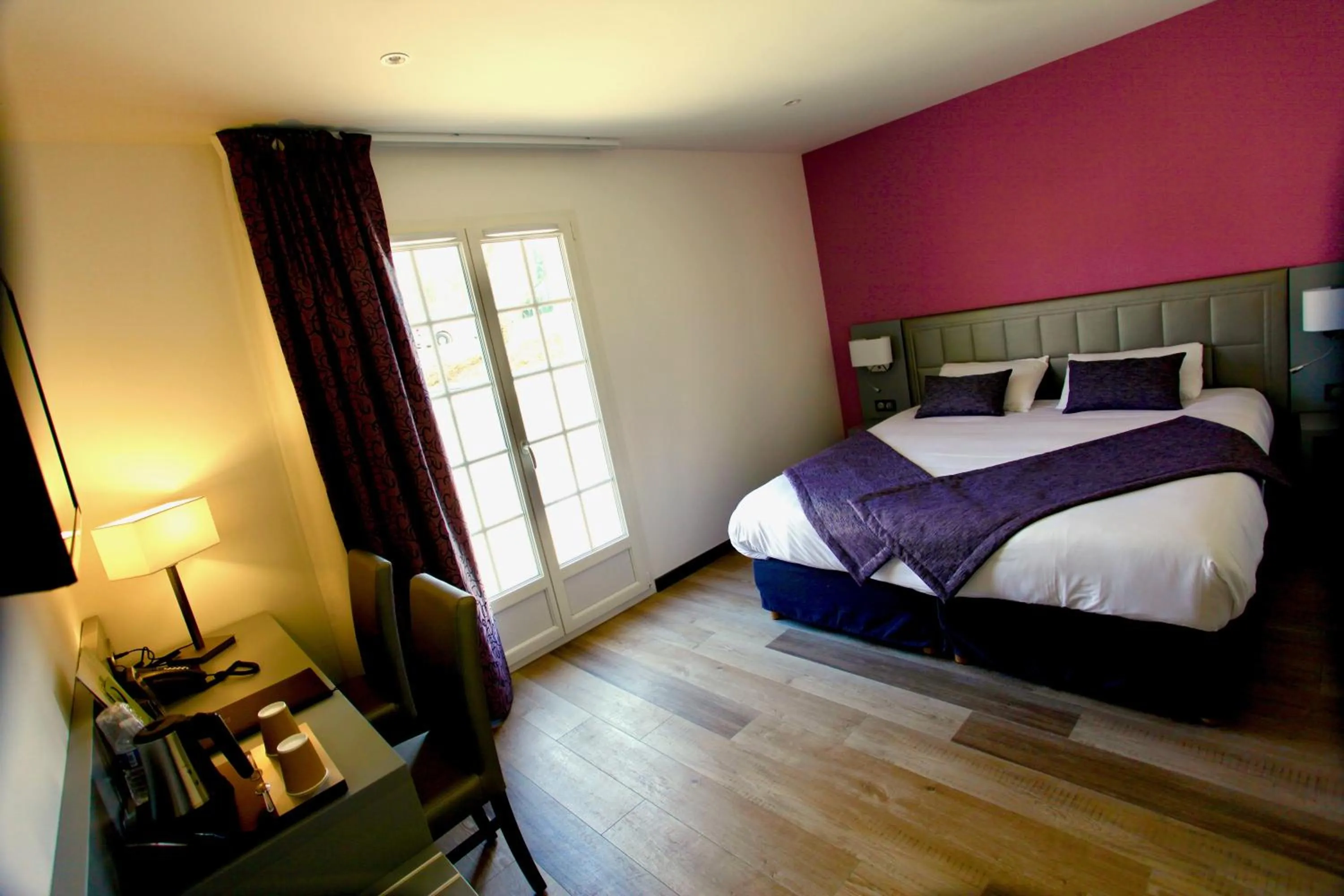 Bed in Logis Hôtel Restaurant Le Moulin de la Coudre