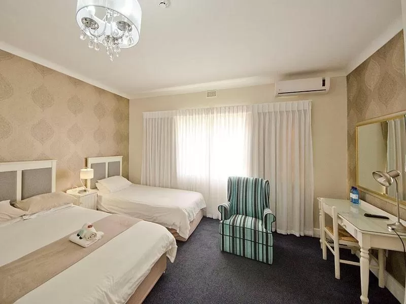 Family, Bed in The Russel Hotel