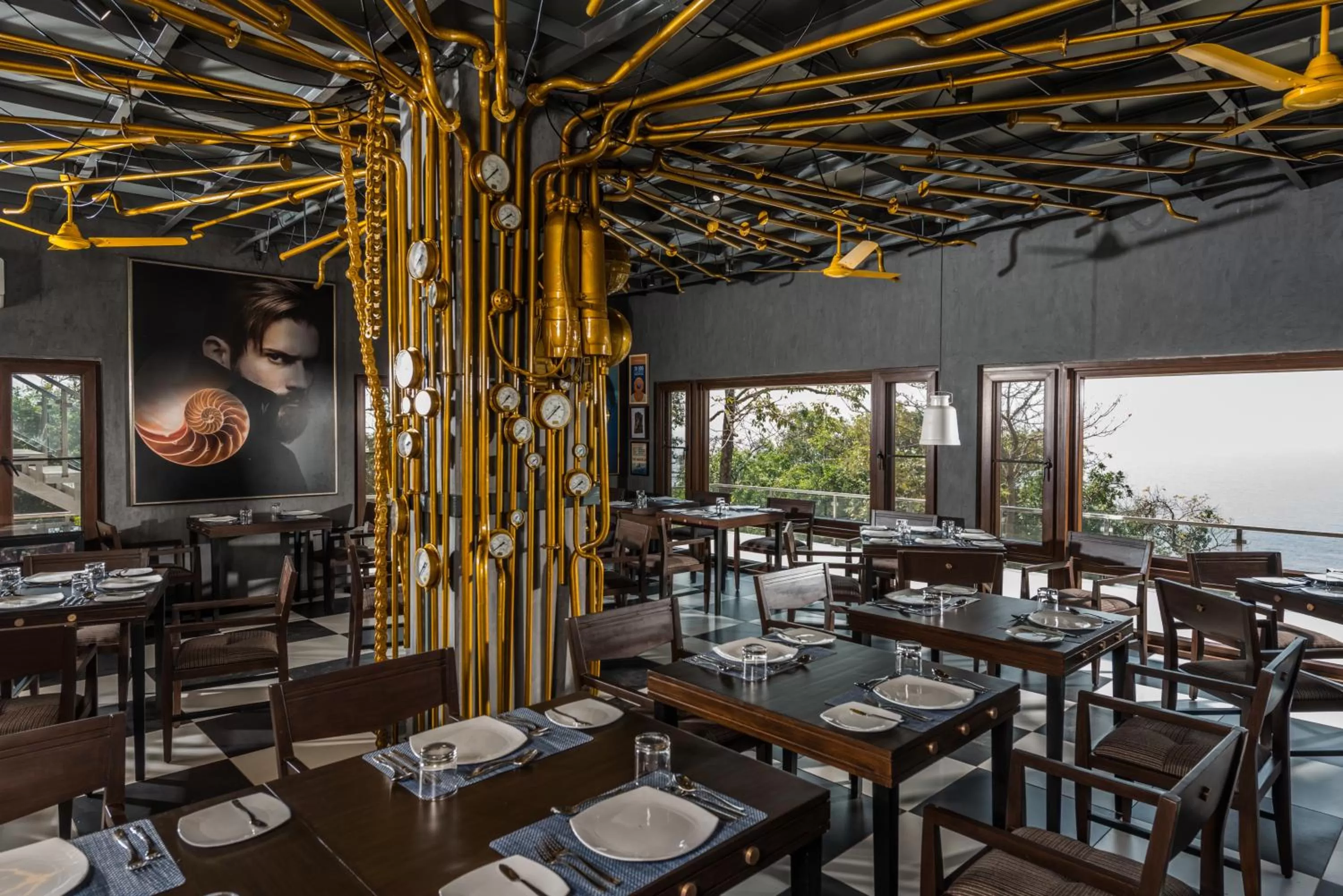 Restaurant/Places to Eat in Cintacor Island Resort