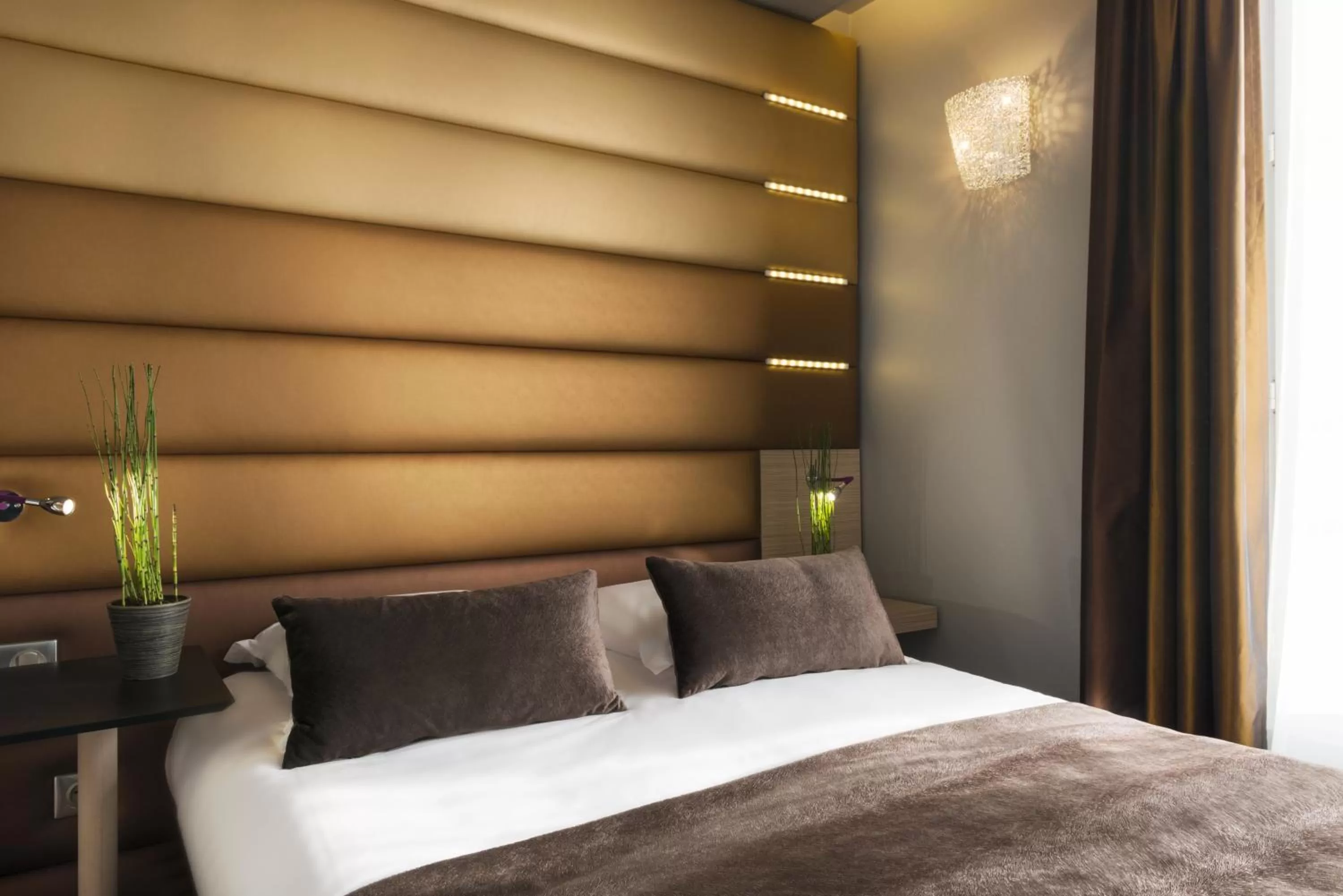 Bedroom, Bed in Le Bon Hôtel