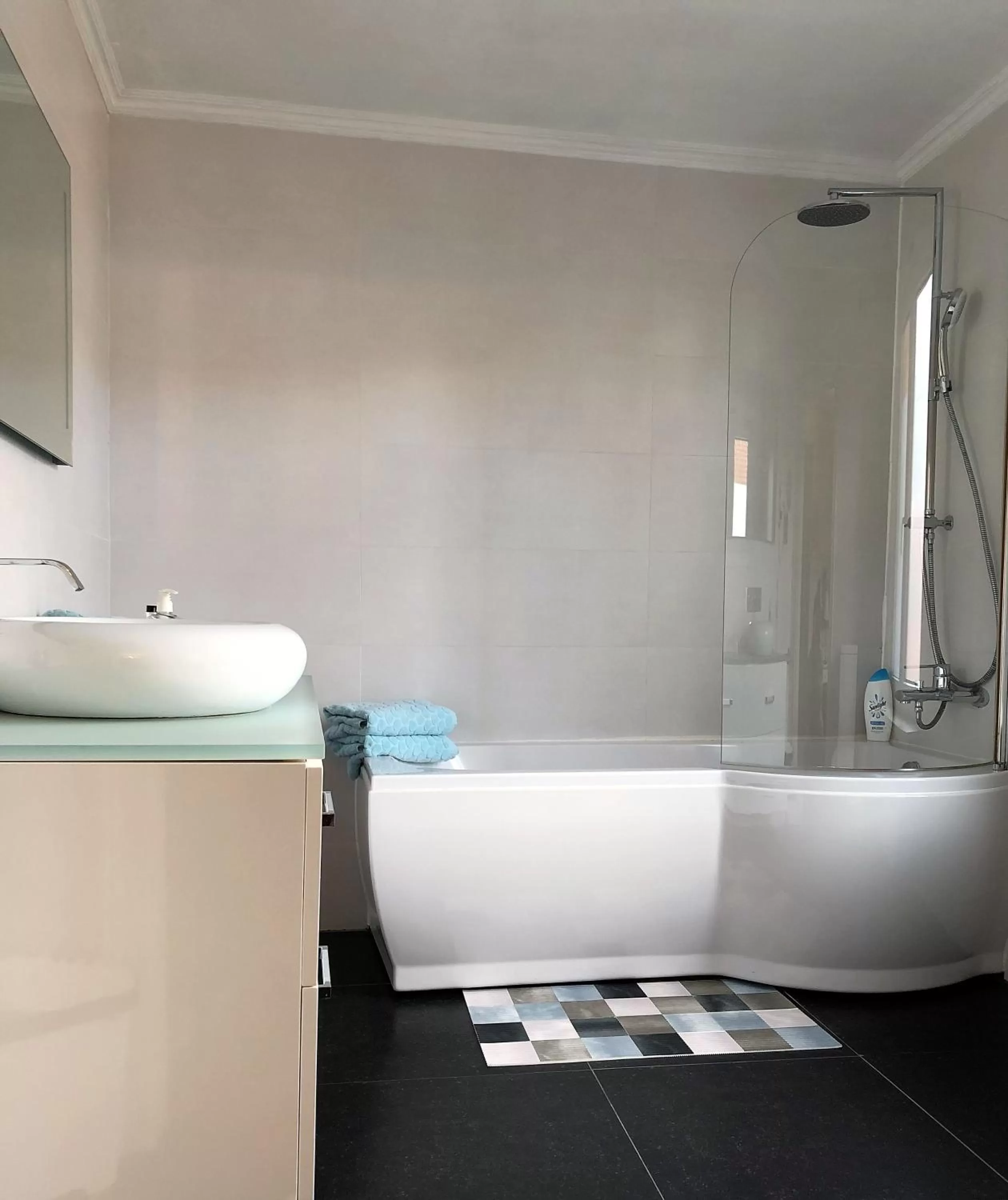 Shower, Bathroom in B&B Coupure