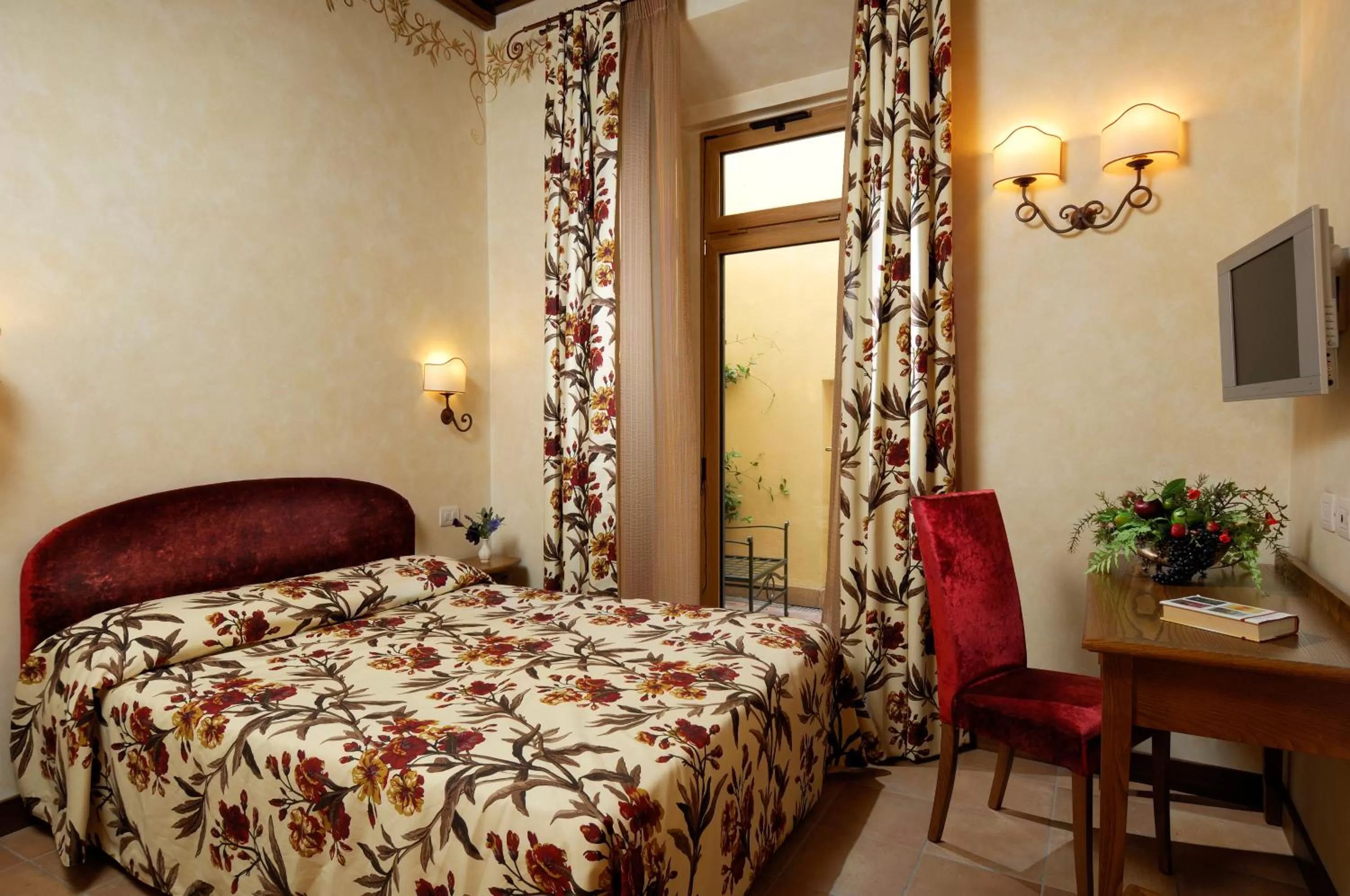 Bedroom, Bed in Residenza San Calisto