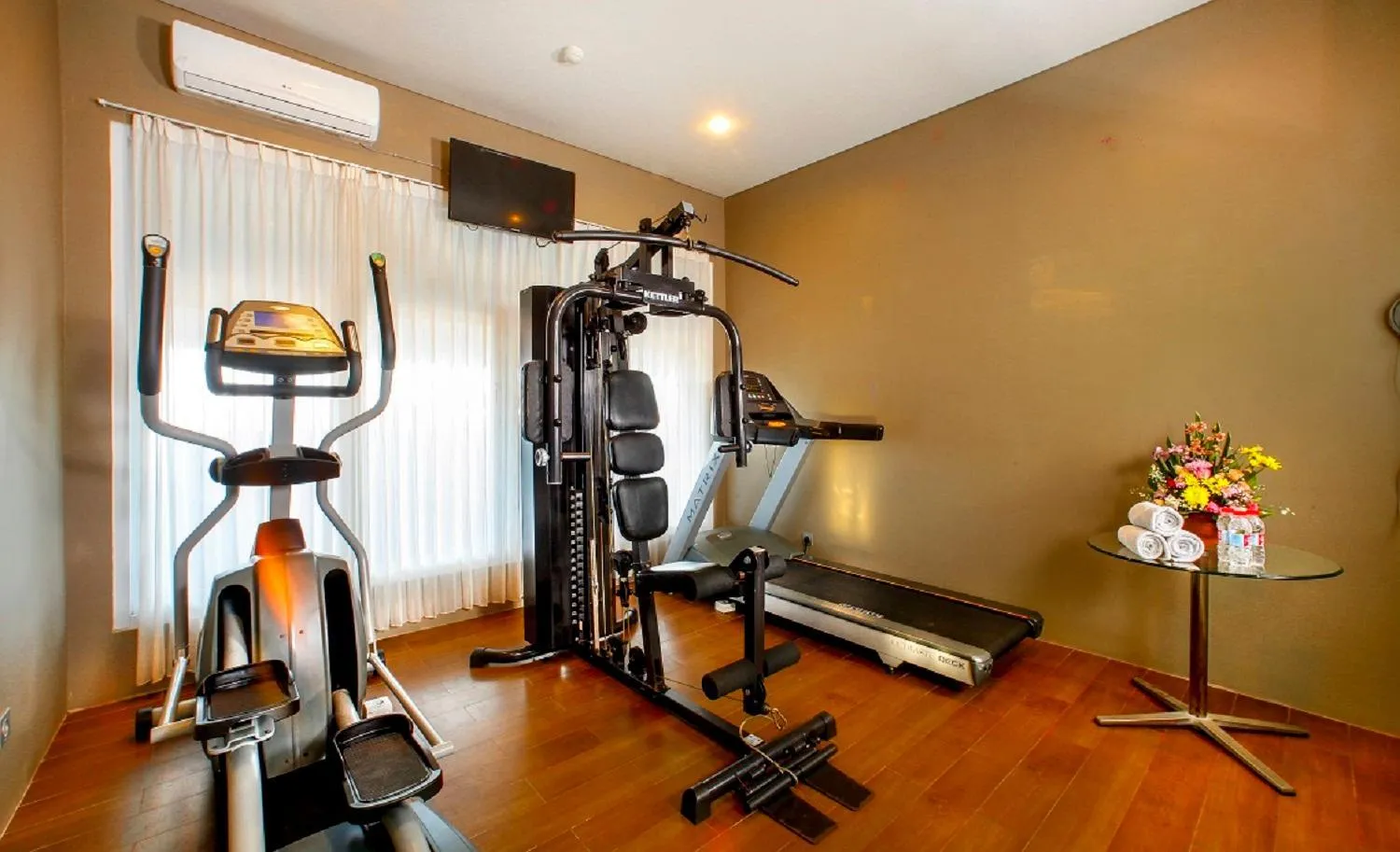 Fitness centre/facilities in Euphoria Hotel