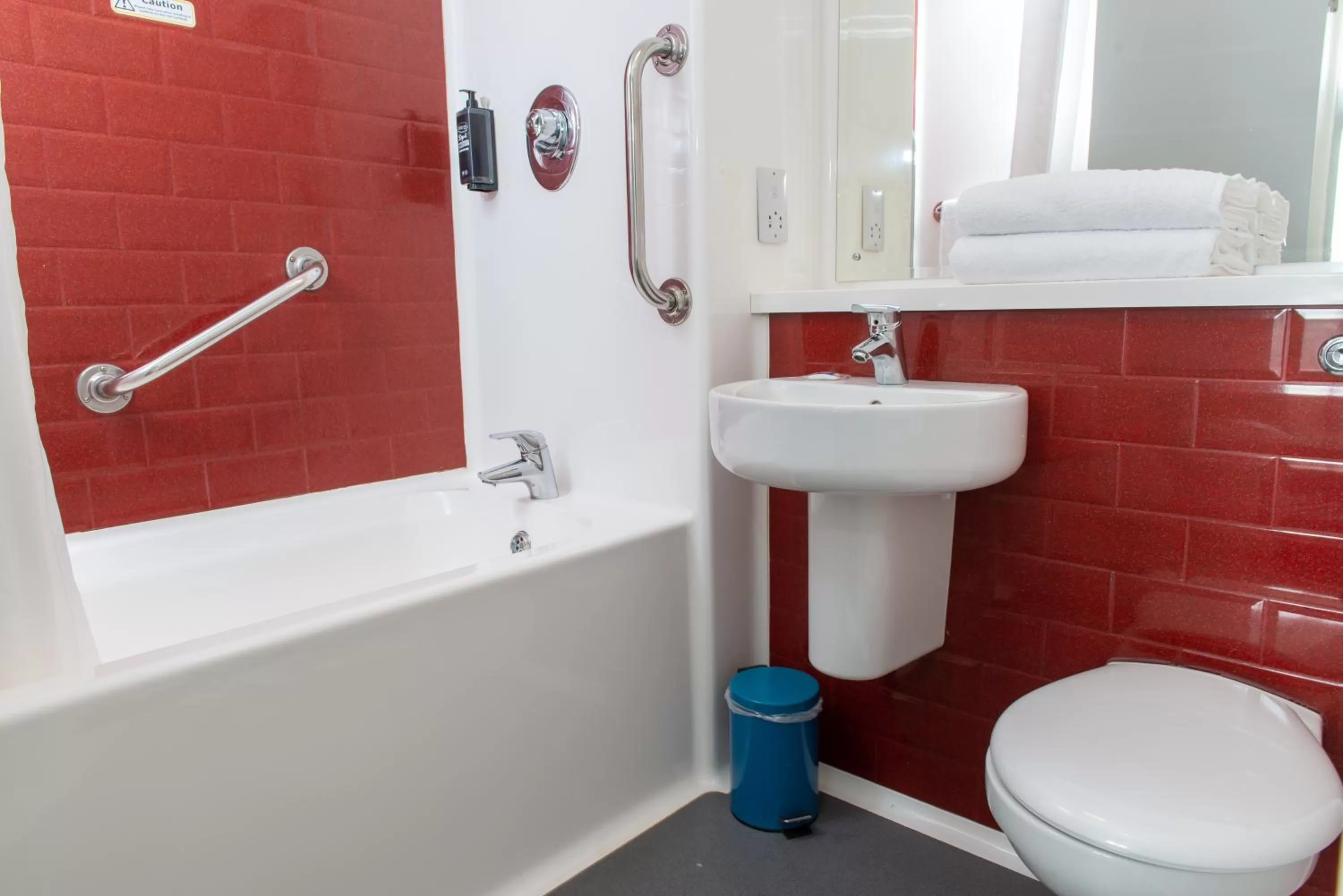 Shower in Go2 Portishead Marina Hotel