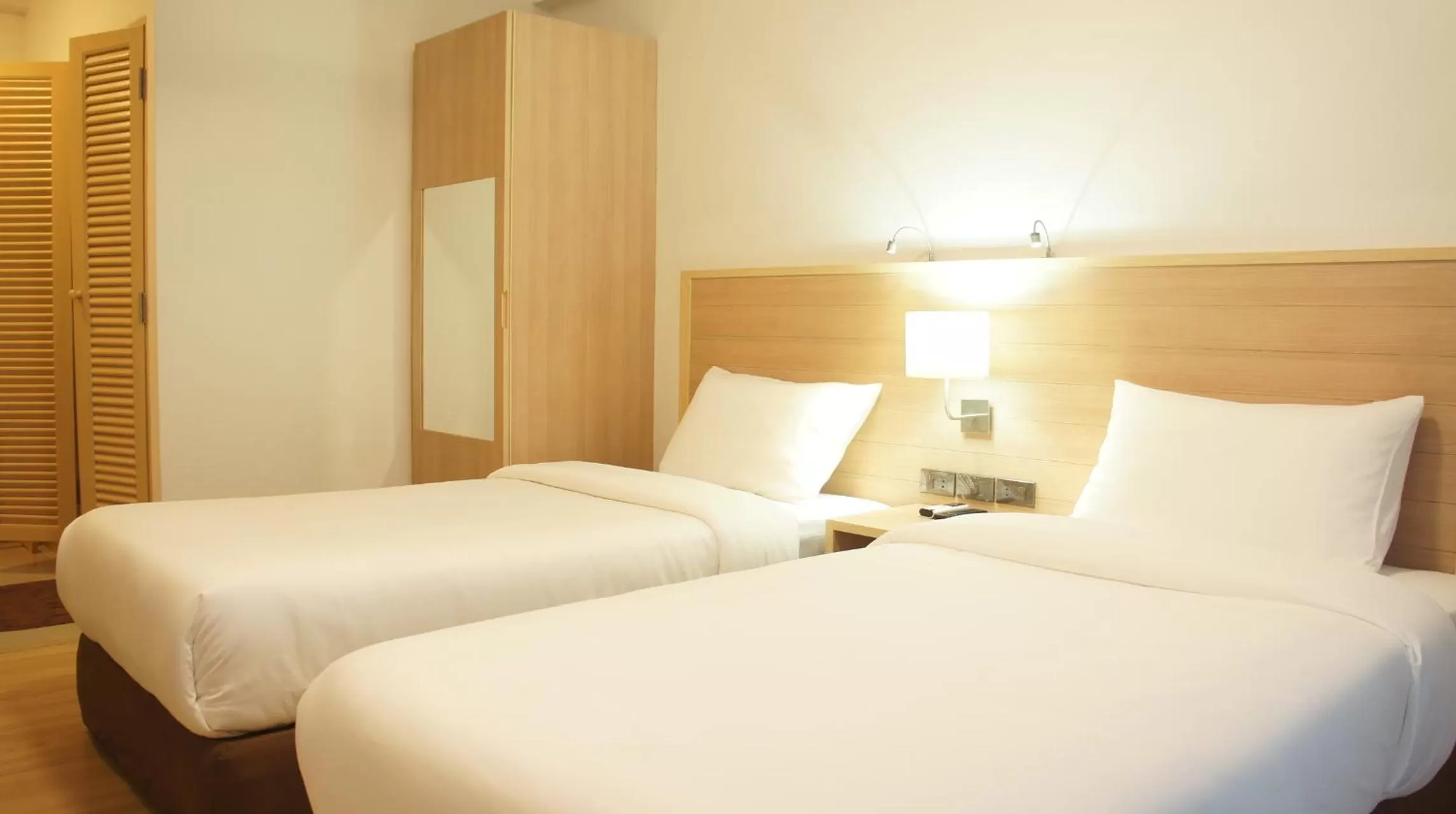 Bed in RCN Court & Inn