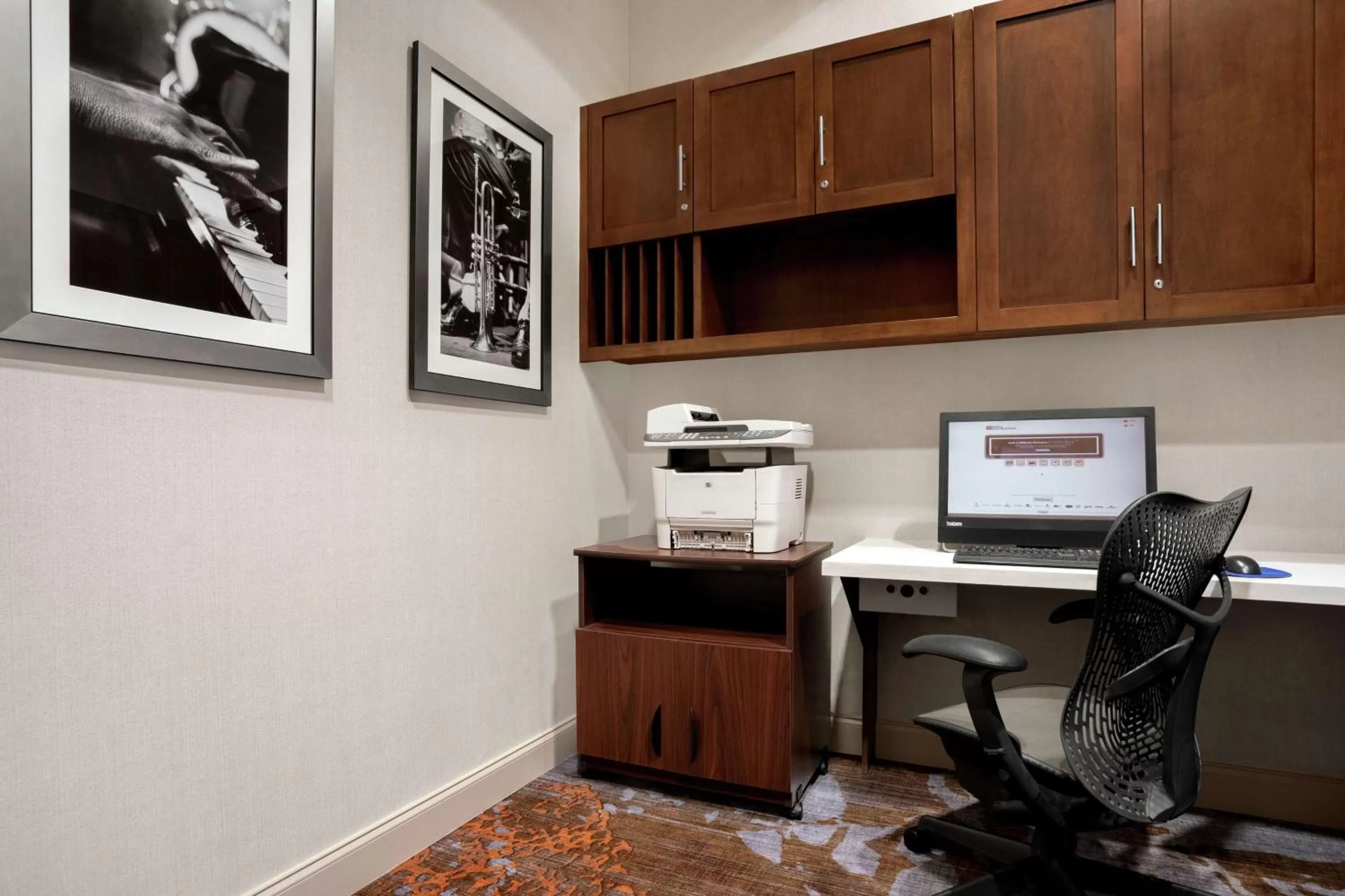 Business facilities in Hilton Garden Inn New Orleans Convention Center