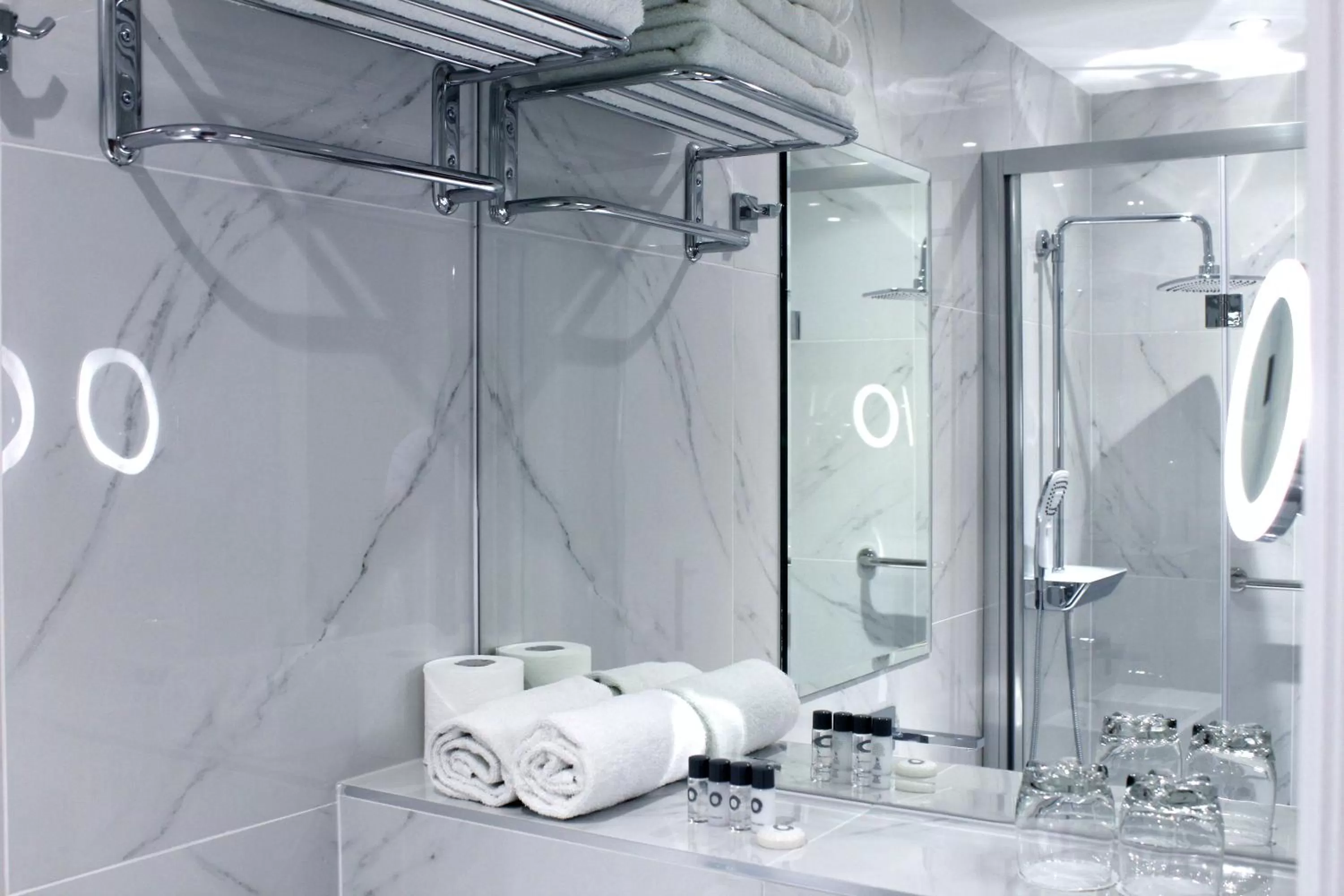 Shower in 1 Craven Hill Gardens