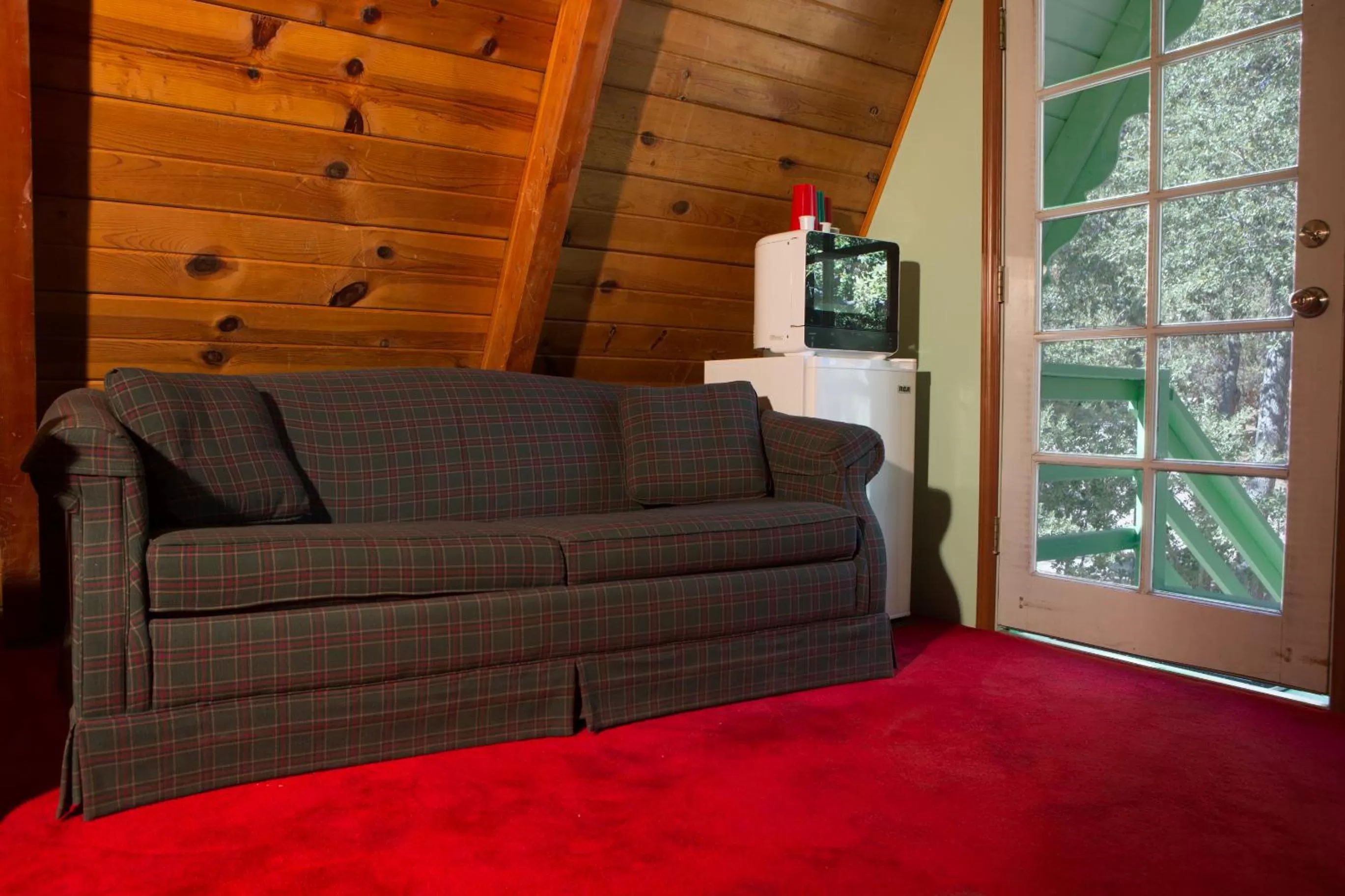 Hicksville Pines Chalets & Motel